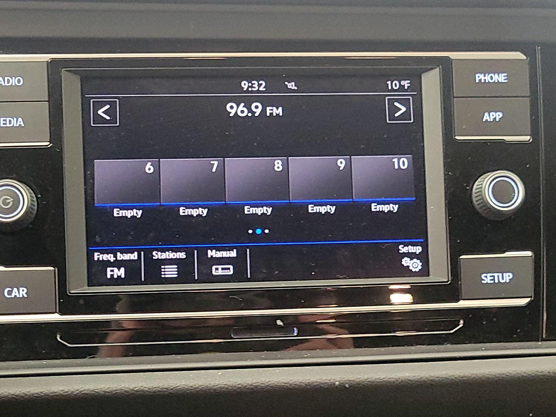 Thumbnail: 2019 Volkswagen Jetta - 15