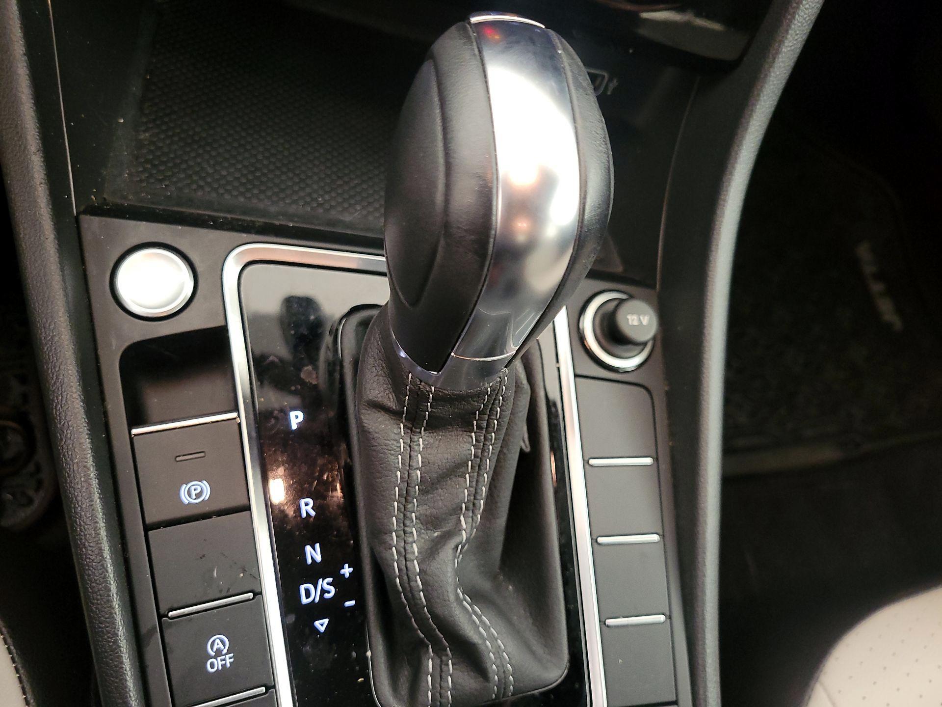 Thumbnail: 2019 Volkswagen Jetta - 17