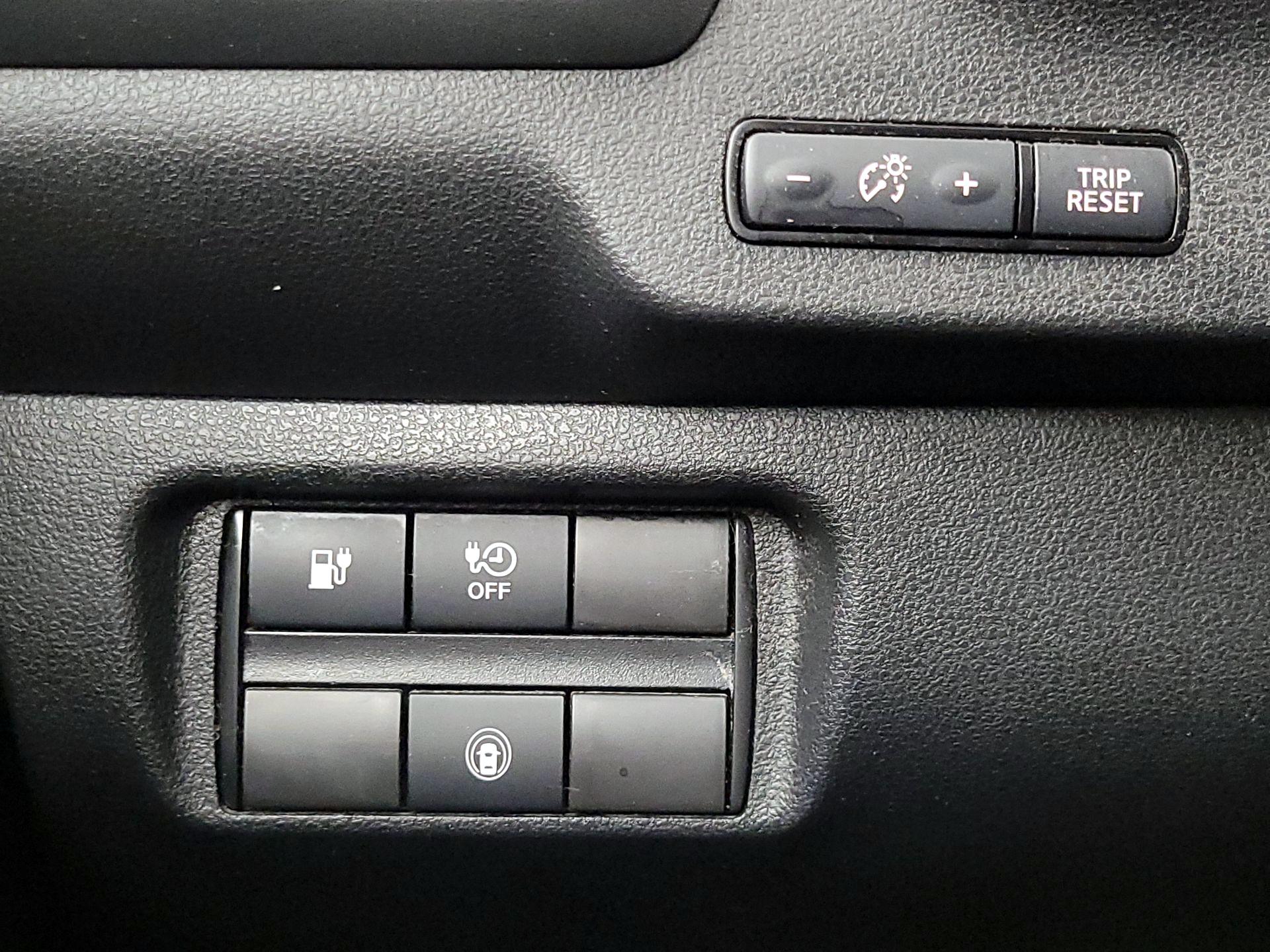 Thumbnail: 2021 Nissan Leaf - 13