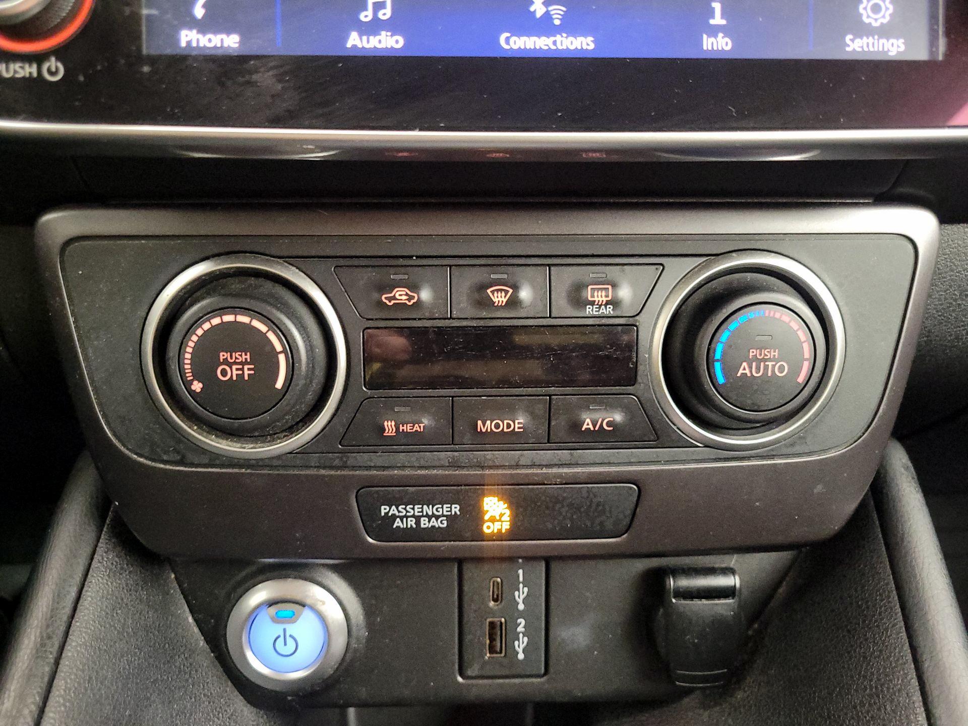 Thumbnail: 2021 Nissan Leaf - 16