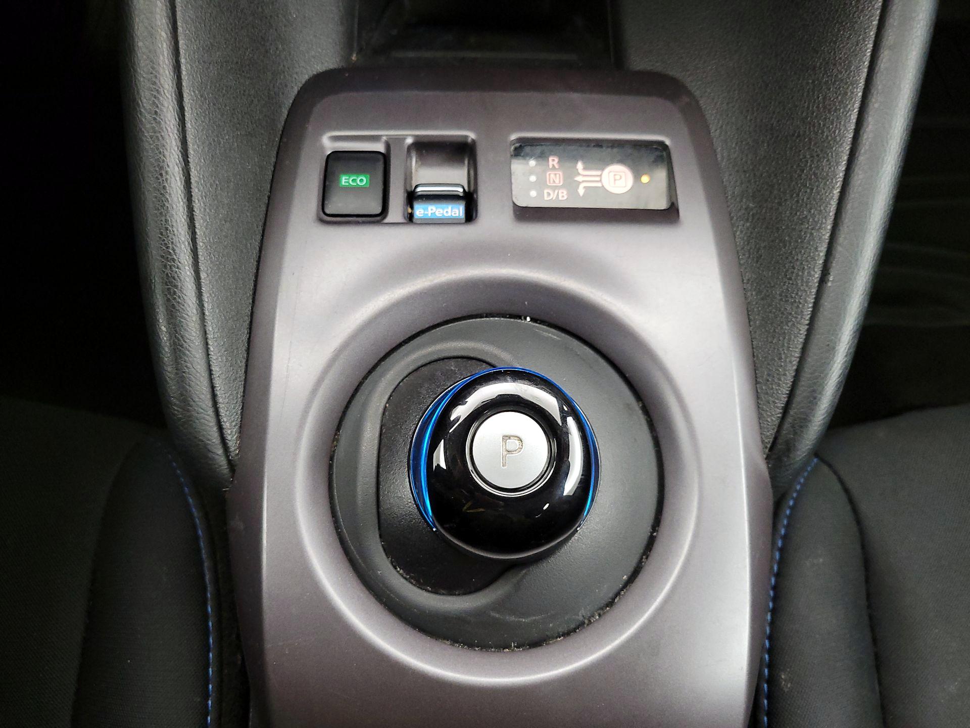 Thumbnail: 2021 Nissan Leaf - 17