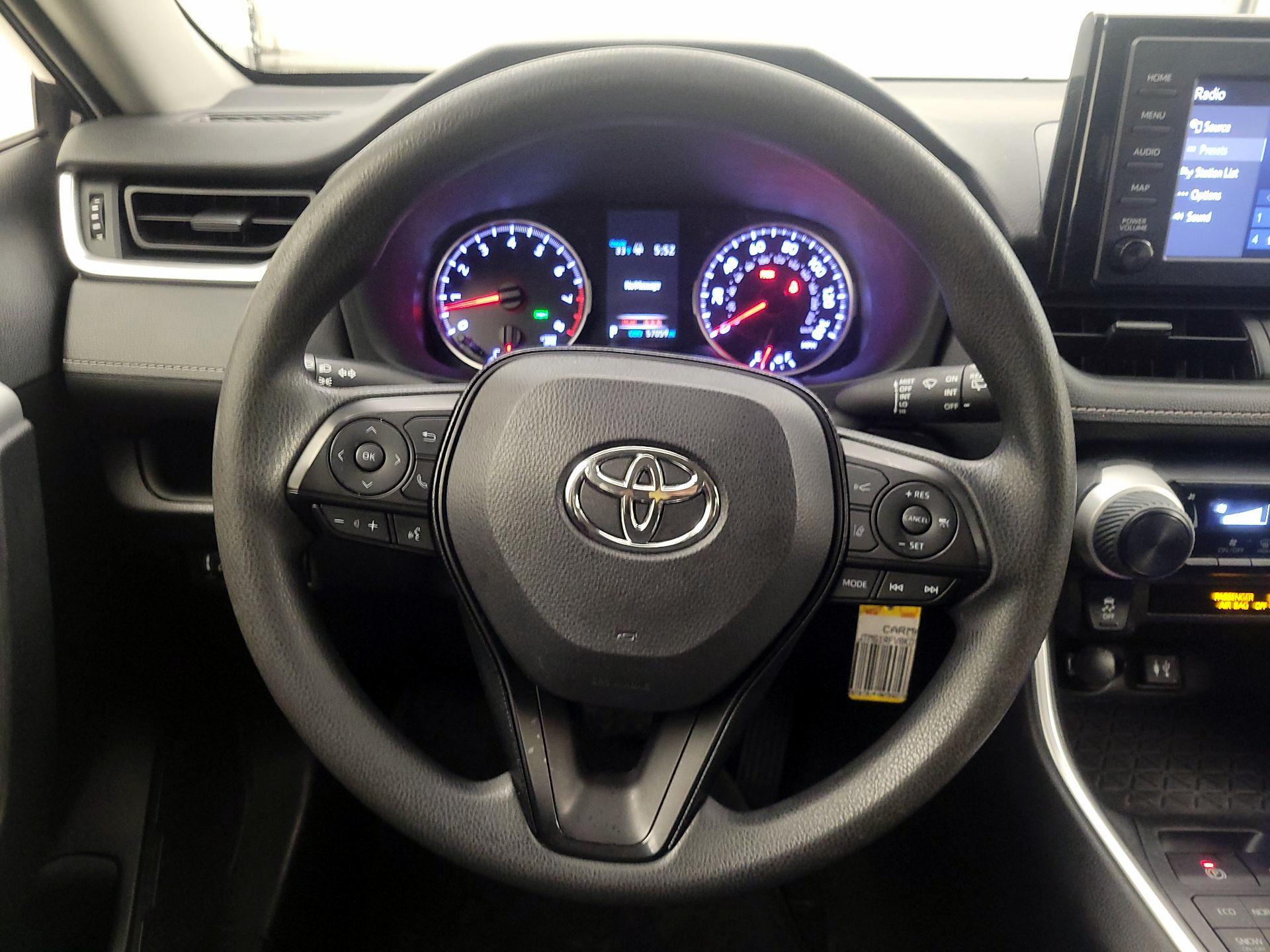 Thumbnail: 2019 Toyota RAV4 - 10