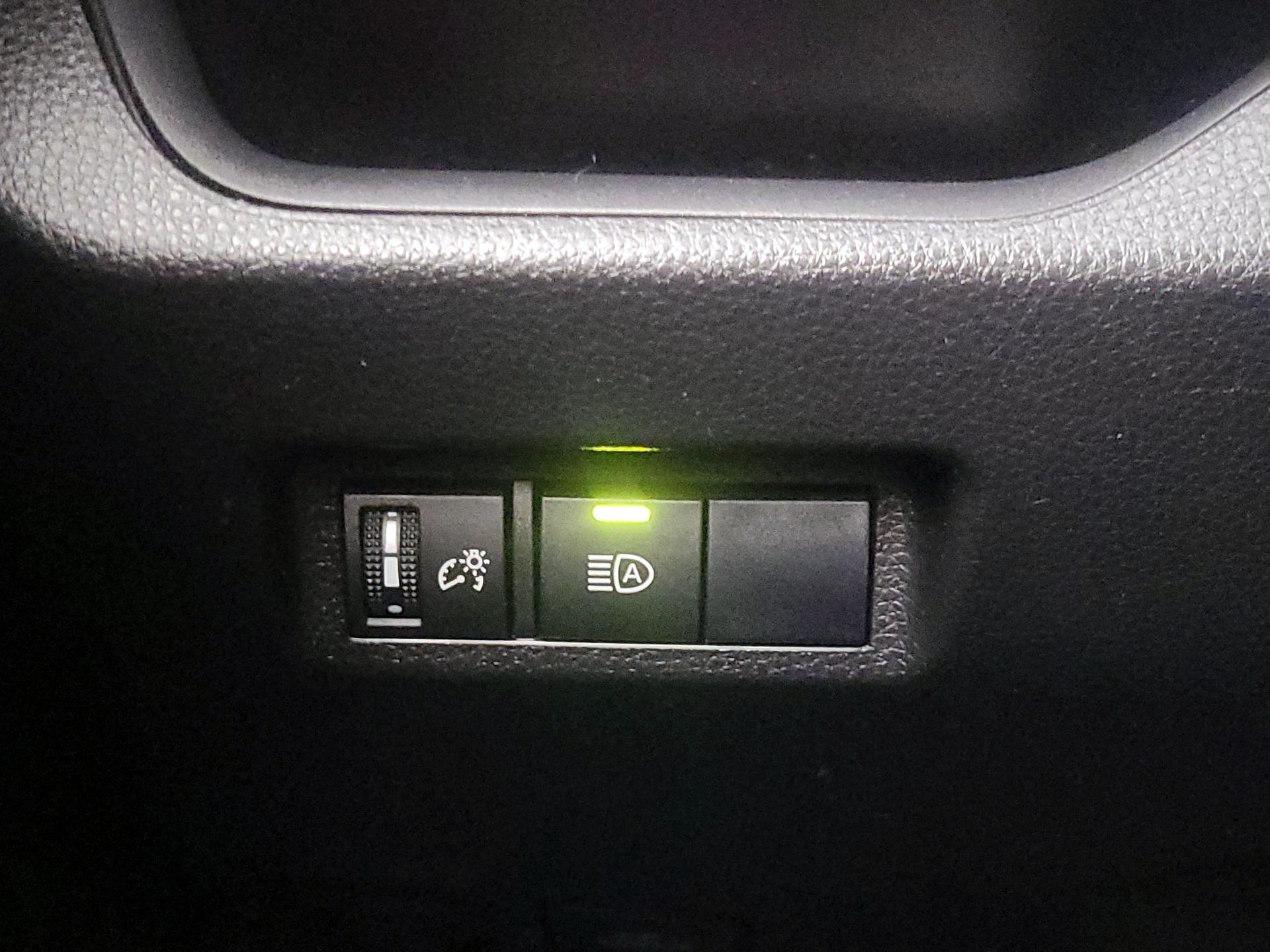 Thumbnail: 2019 Toyota RAV4 - 13