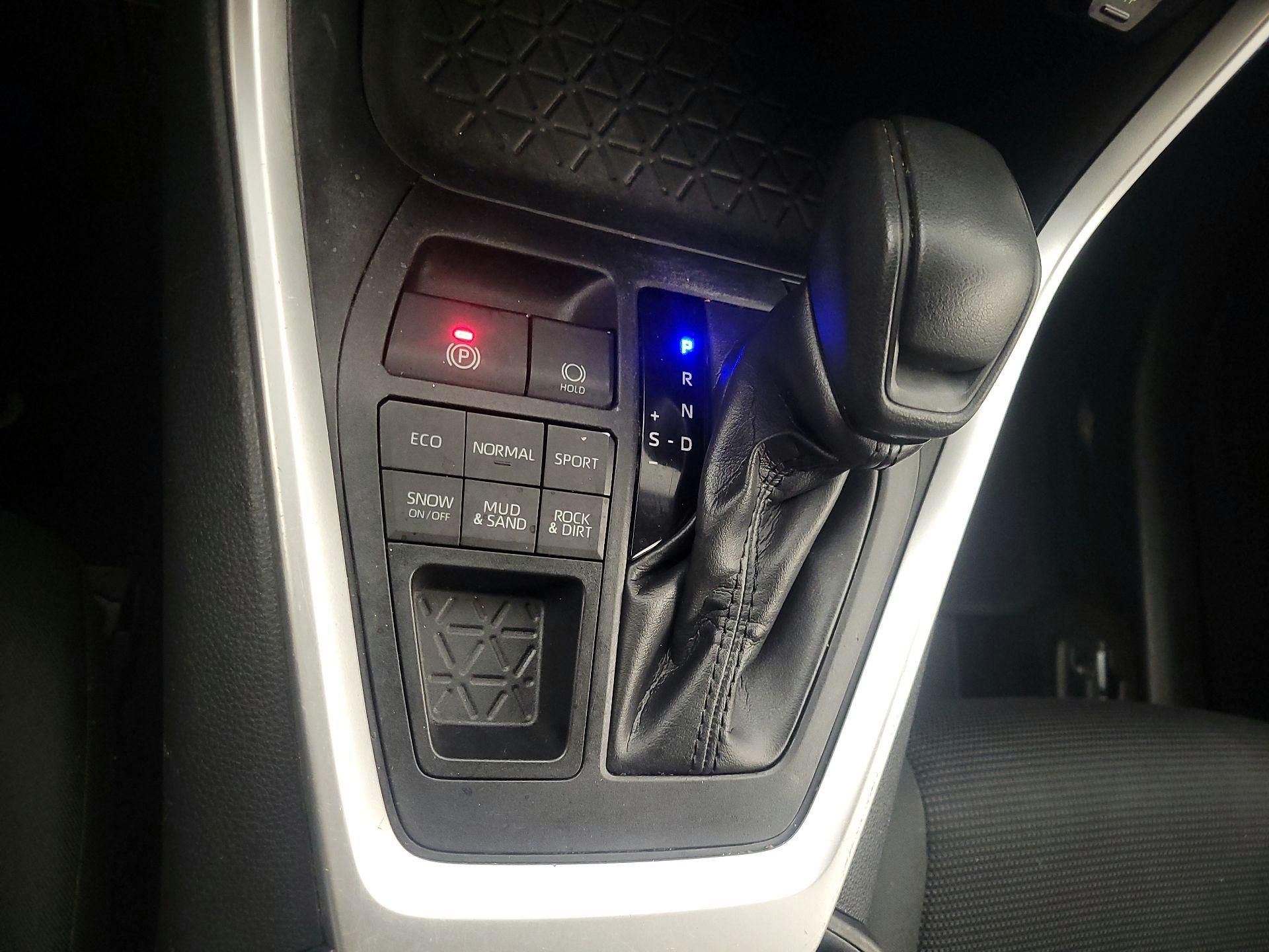 Thumbnail: 2019 Toyota RAV4 - 17