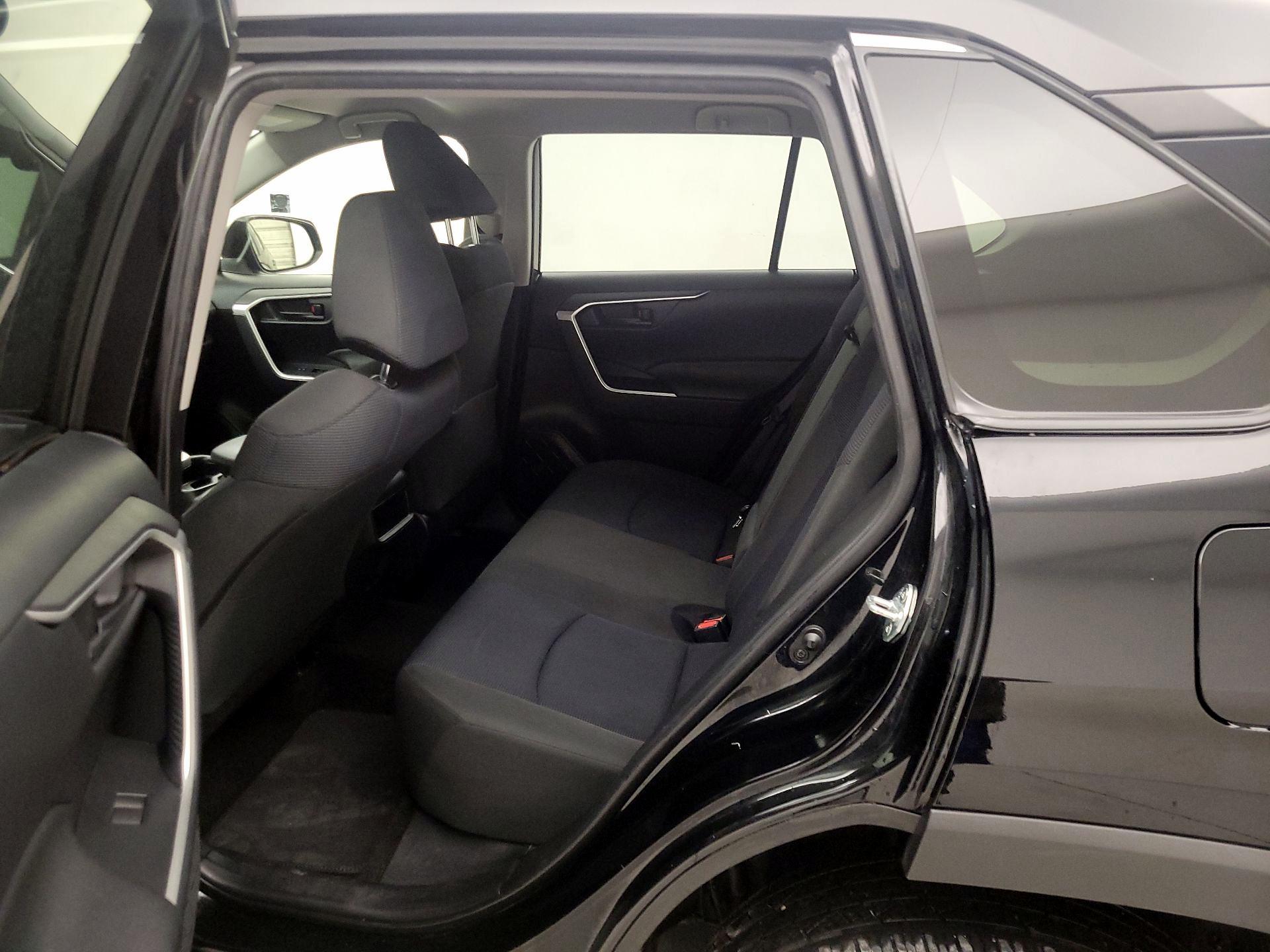 Thumbnail: 2019 Toyota RAV4 - 19