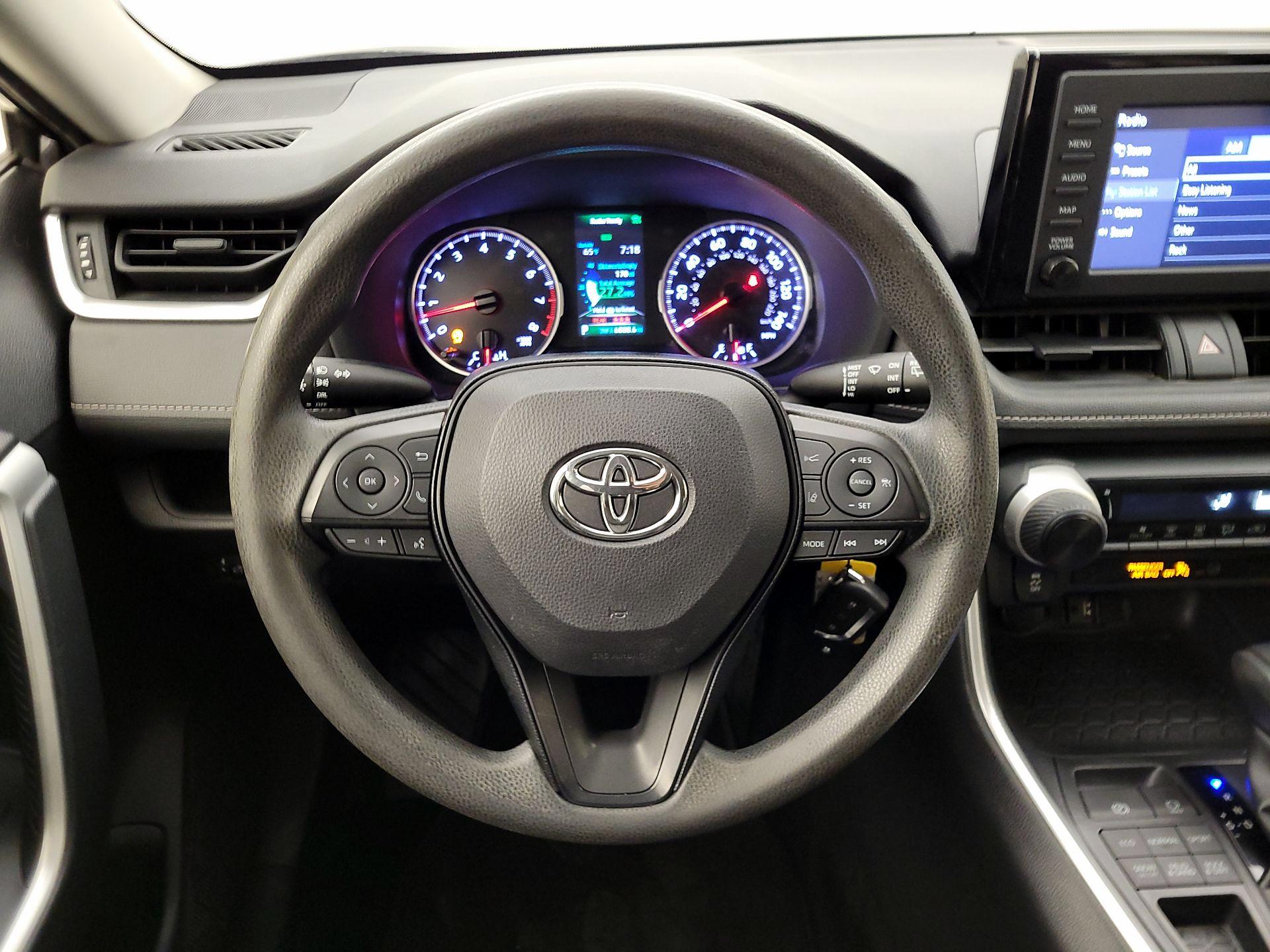 Thumbnail: 2019 Toyota RAV4 - 10