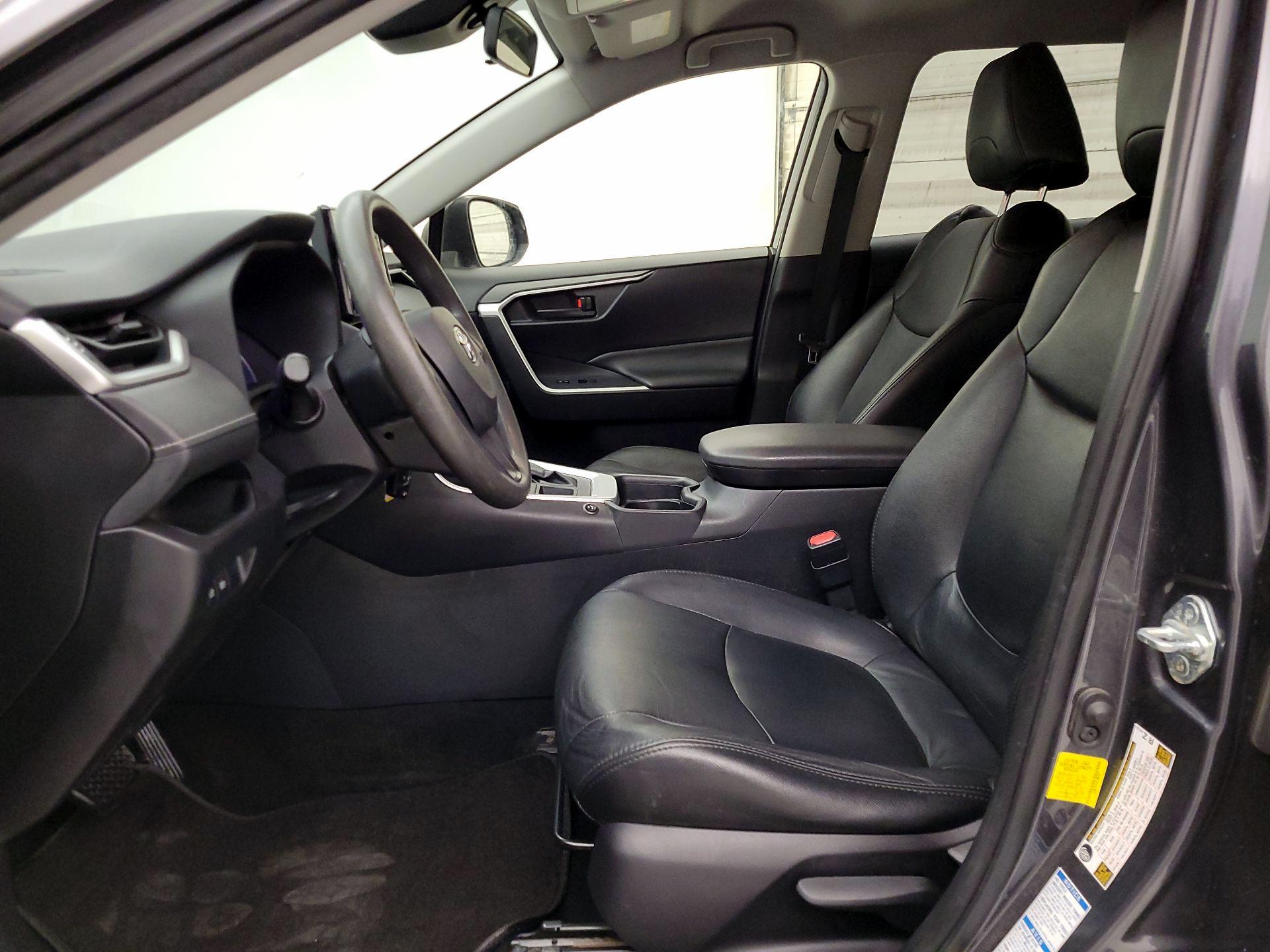 Thumbnail: 2019 Toyota RAV4 - 11