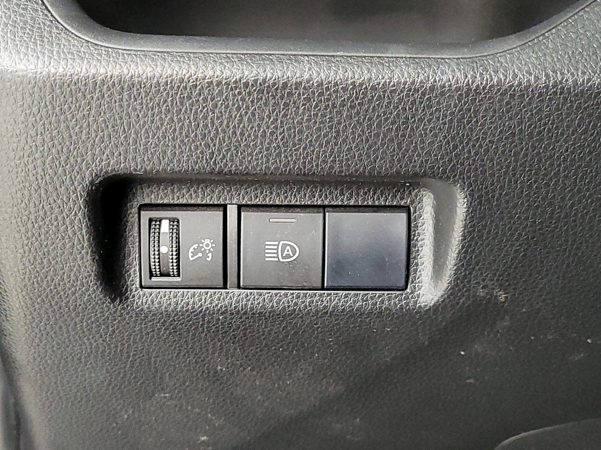 Thumbnail: 2019 Toyota RAV4 - 13