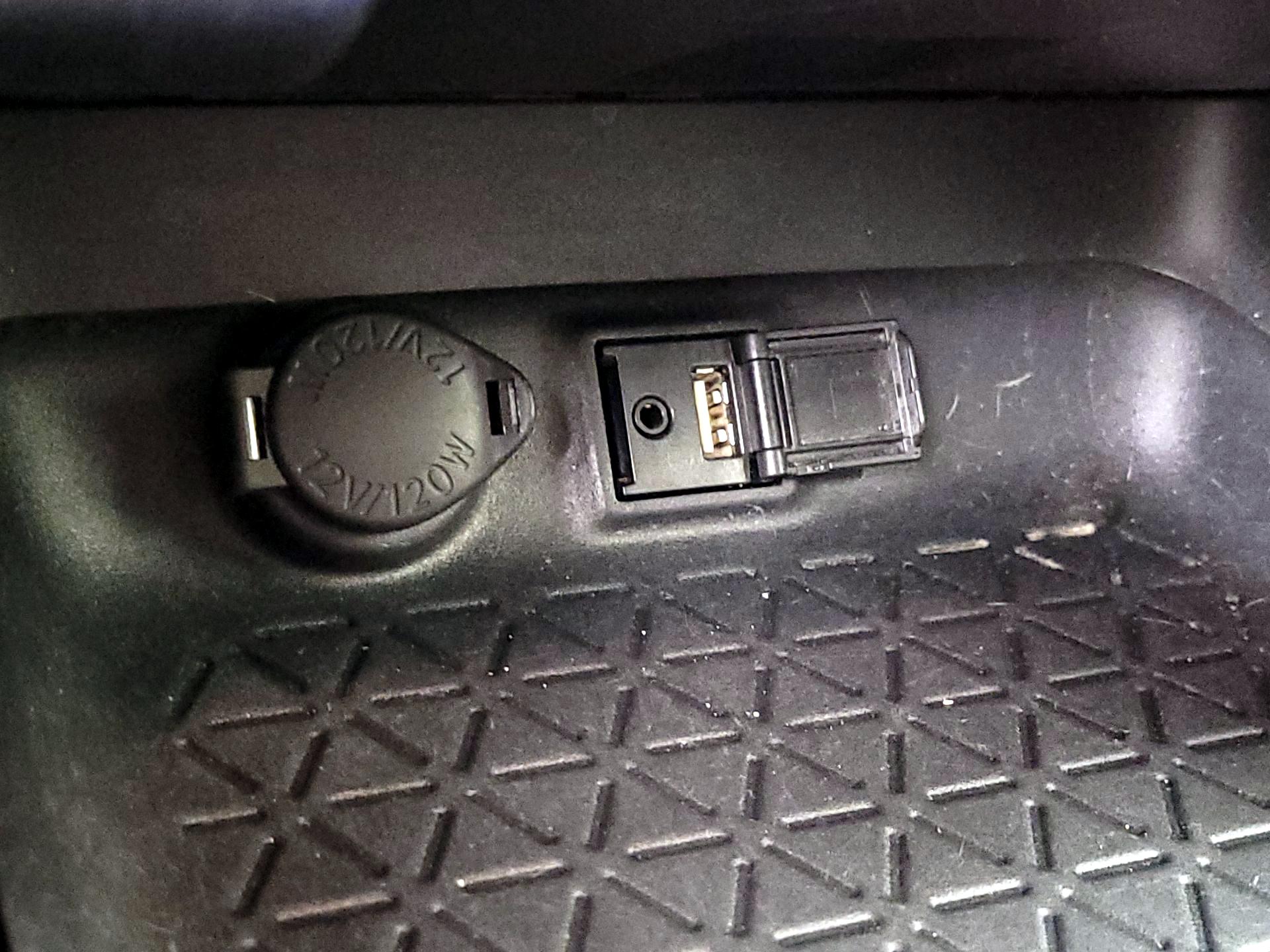 Thumbnail: 2019 Toyota RAV4 - 18