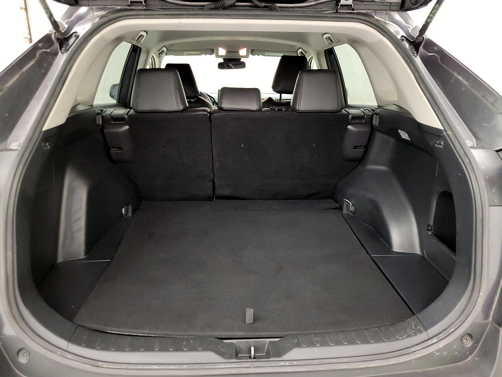 Thumbnail: 2019 Toyota RAV4 - 20