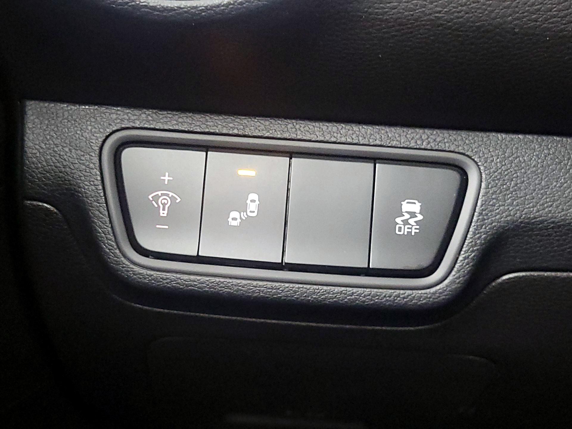 Thumbnail: 2023 Kia Forte - 13