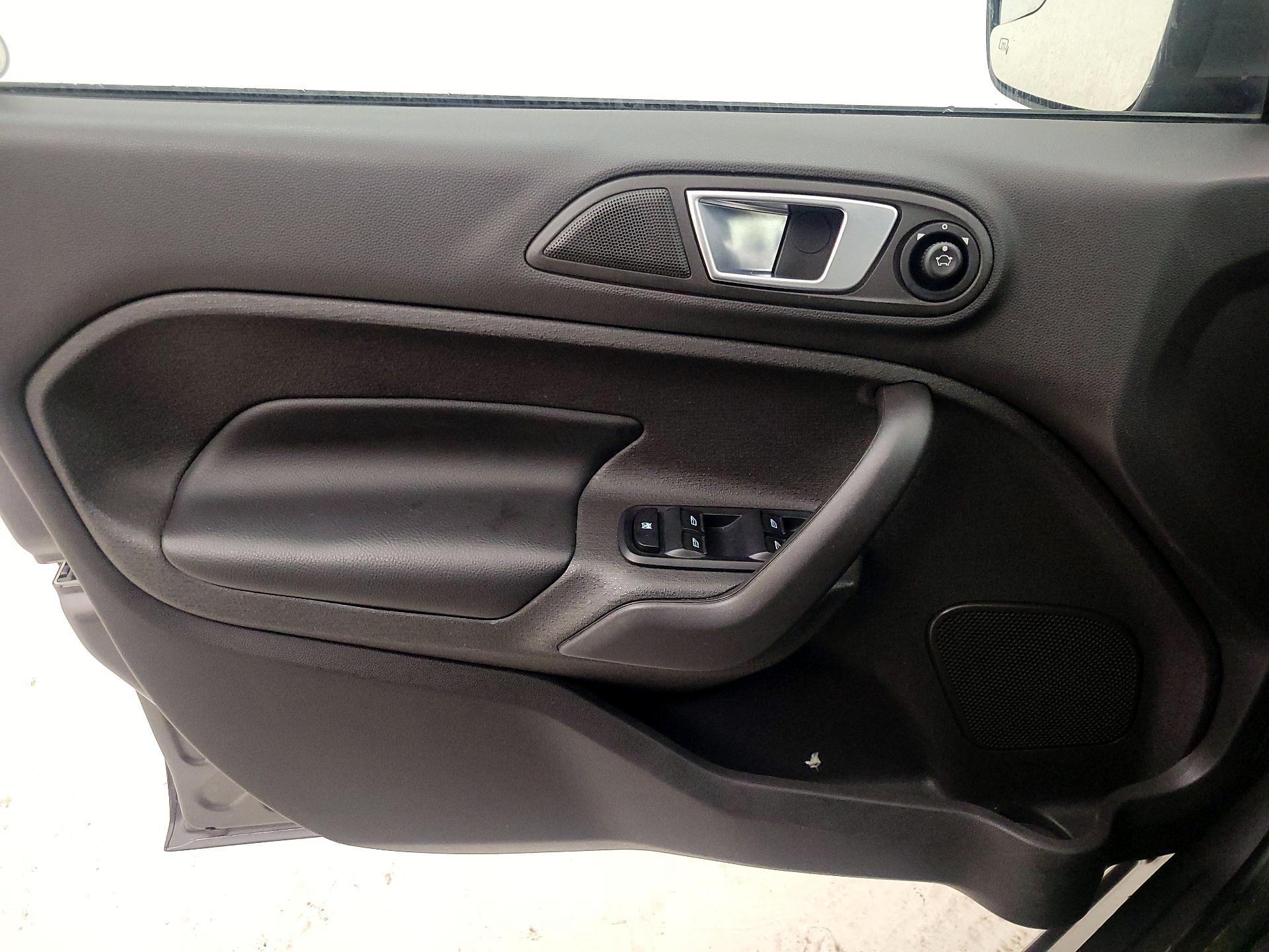 Thumbnail: 2014 Ford Fiesta - 12