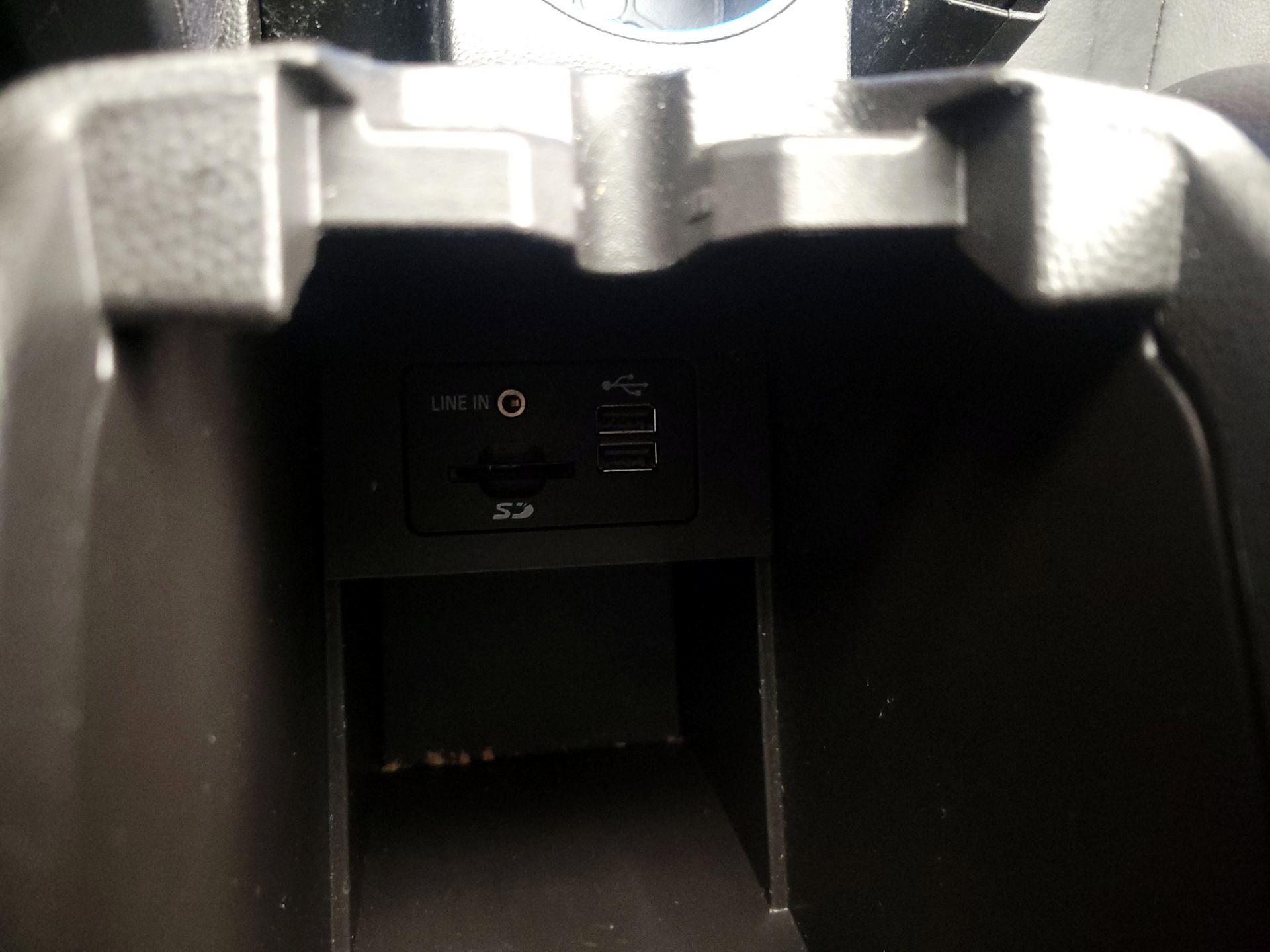 Thumbnail: 2014 Ford Fiesta - 18