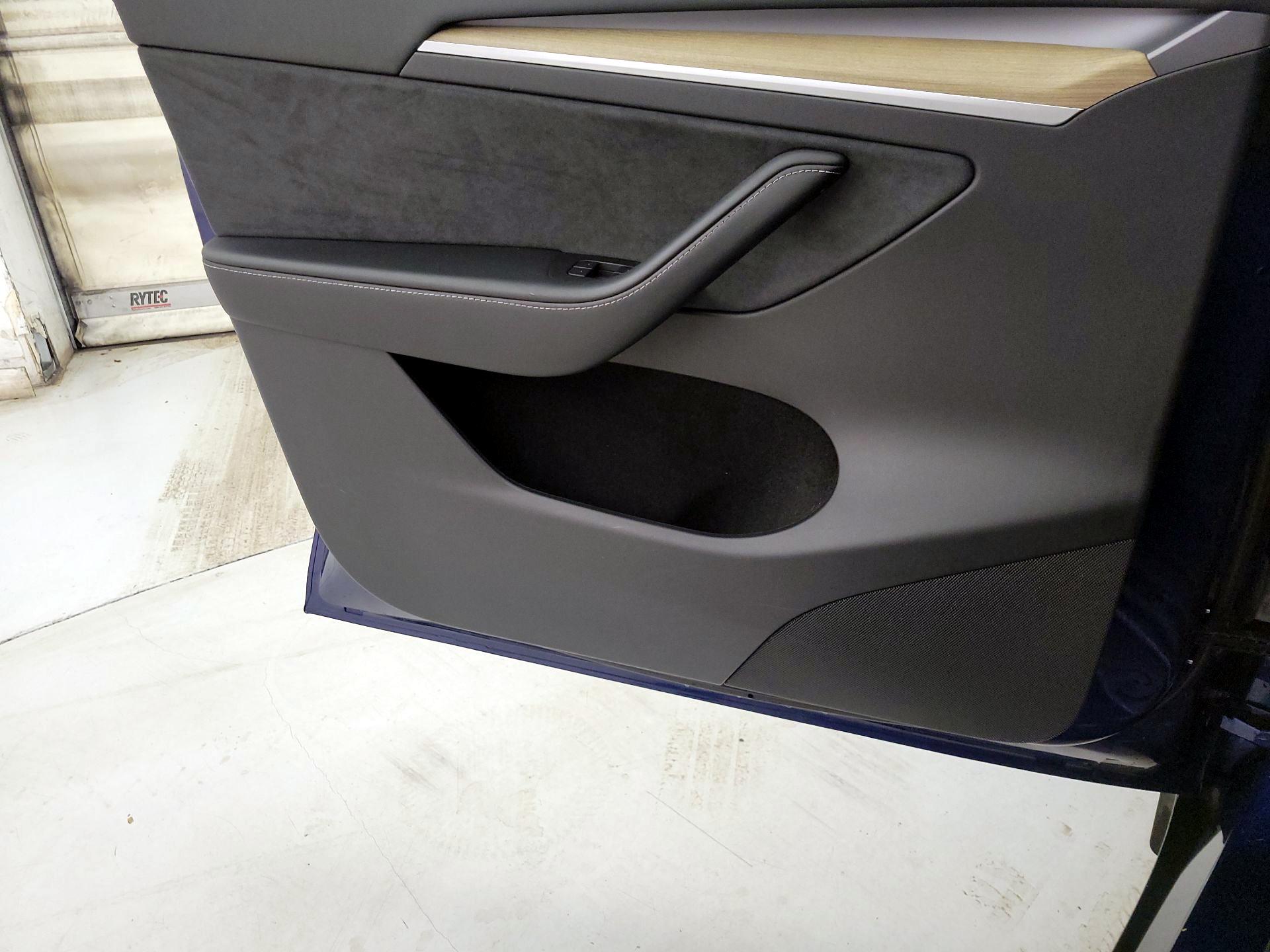 Thumbnail: 2023 Tesla Model Y - 12