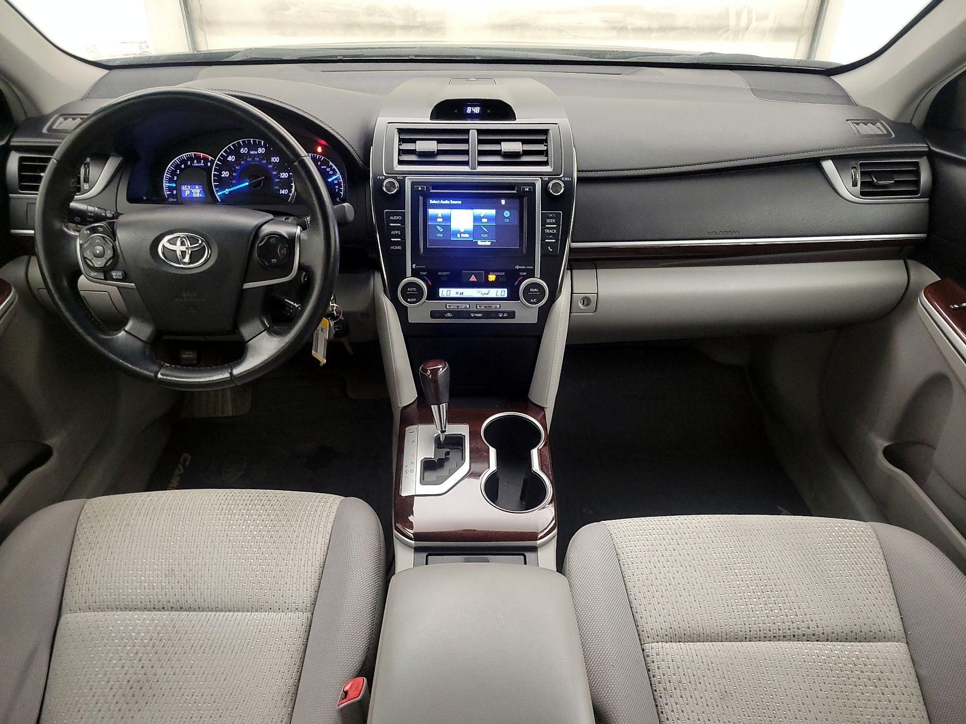 Thumbnail: 2014 Toyota Camry - 9