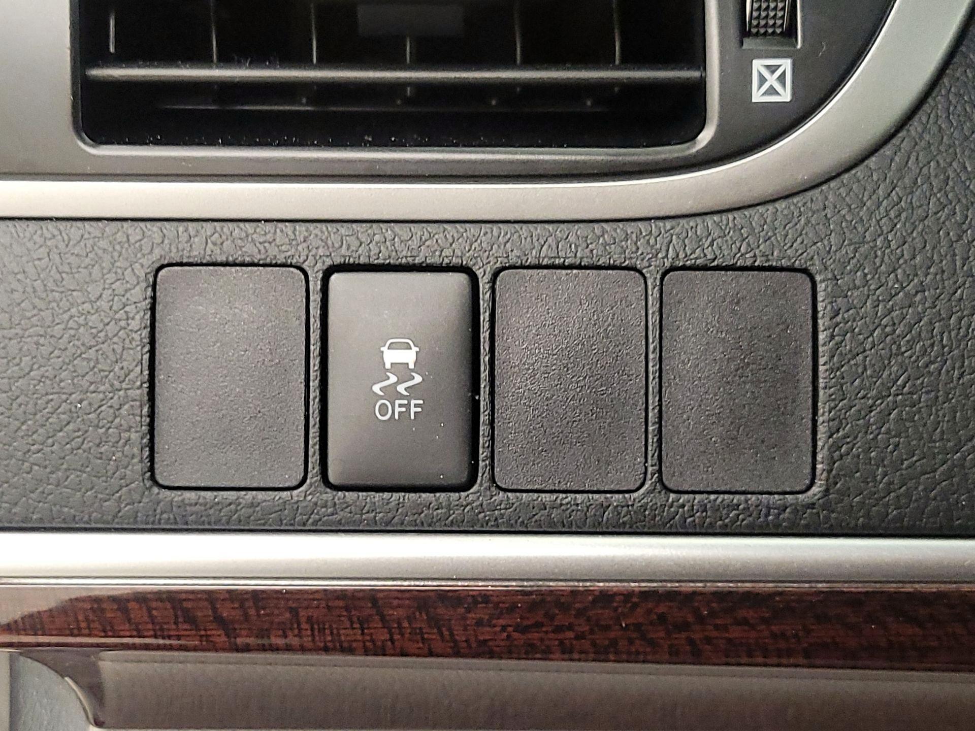 Thumbnail: 2014 Toyota Camry - 13