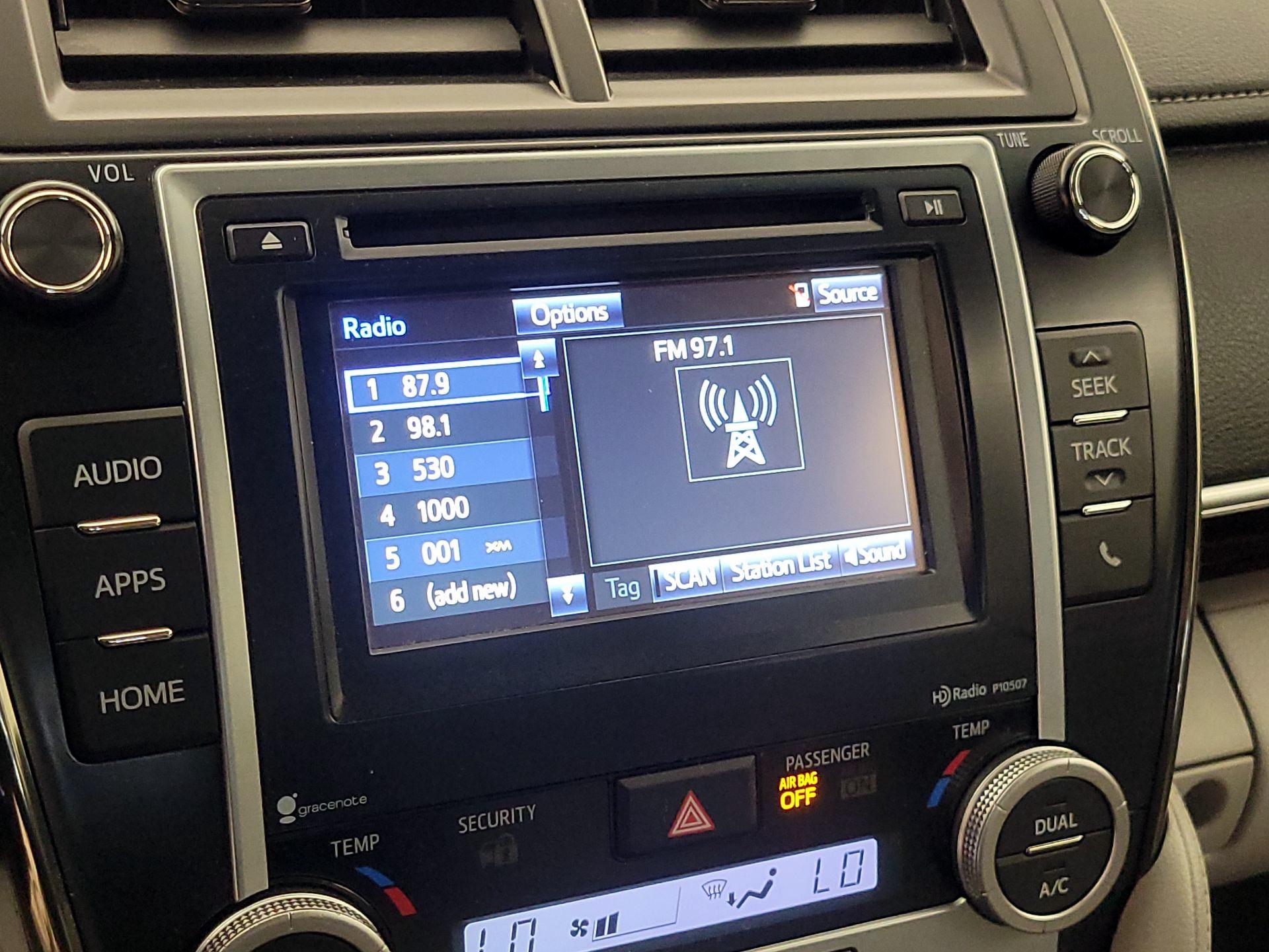 Thumbnail: 2014 Toyota Camry - 15