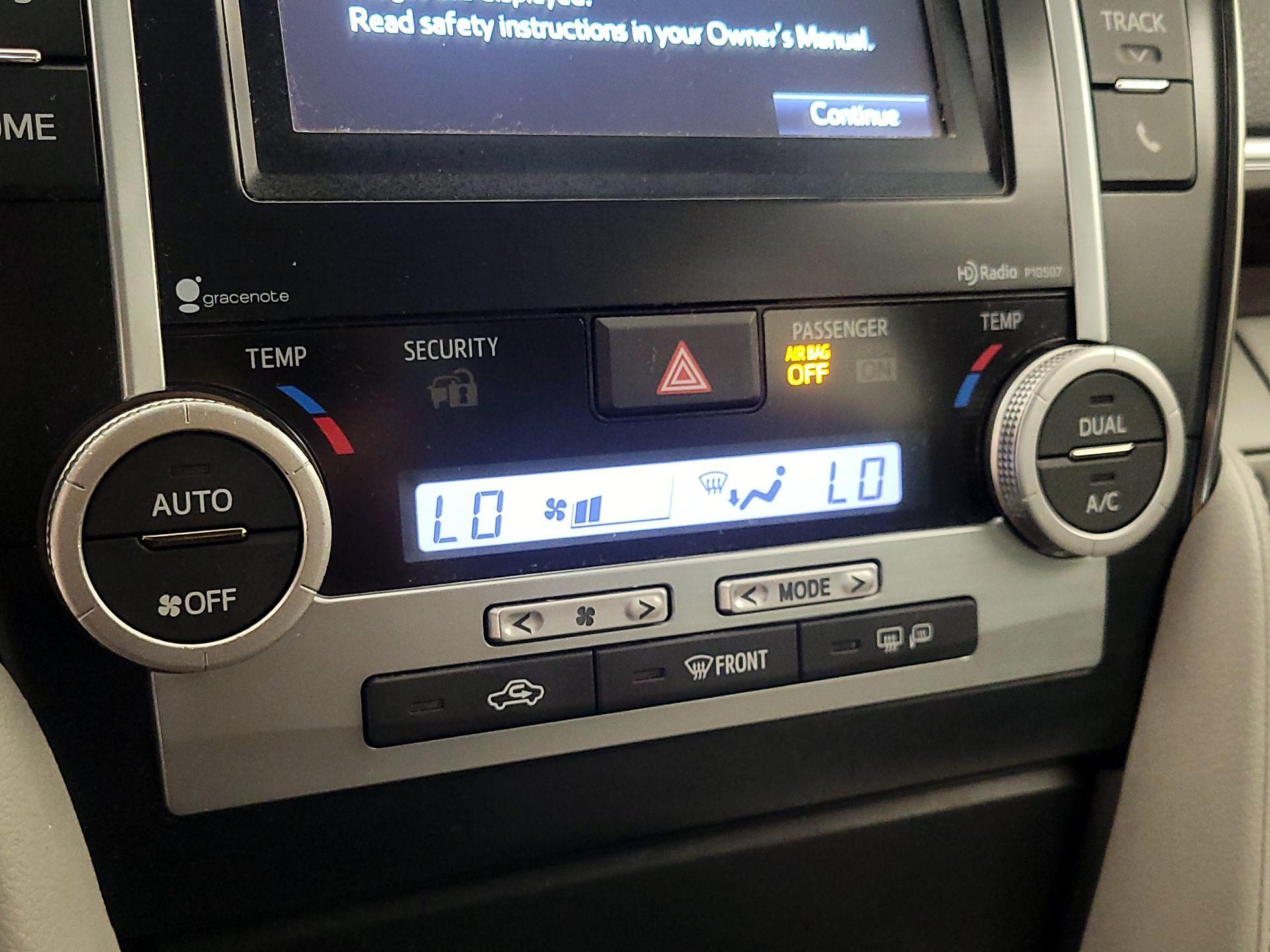 Thumbnail: 2014 Toyota Camry - 16