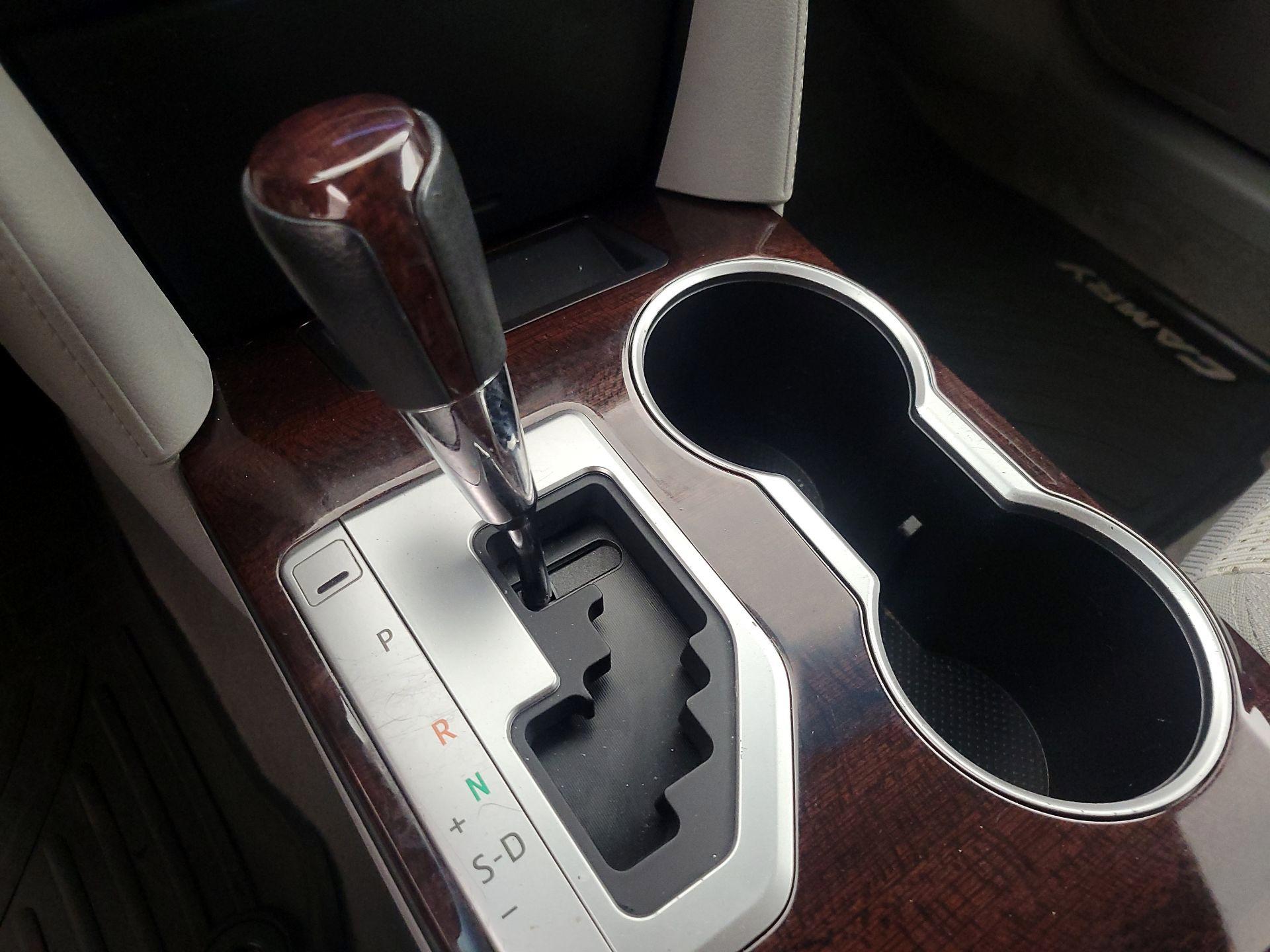 Thumbnail: 2014 Toyota Camry - 17