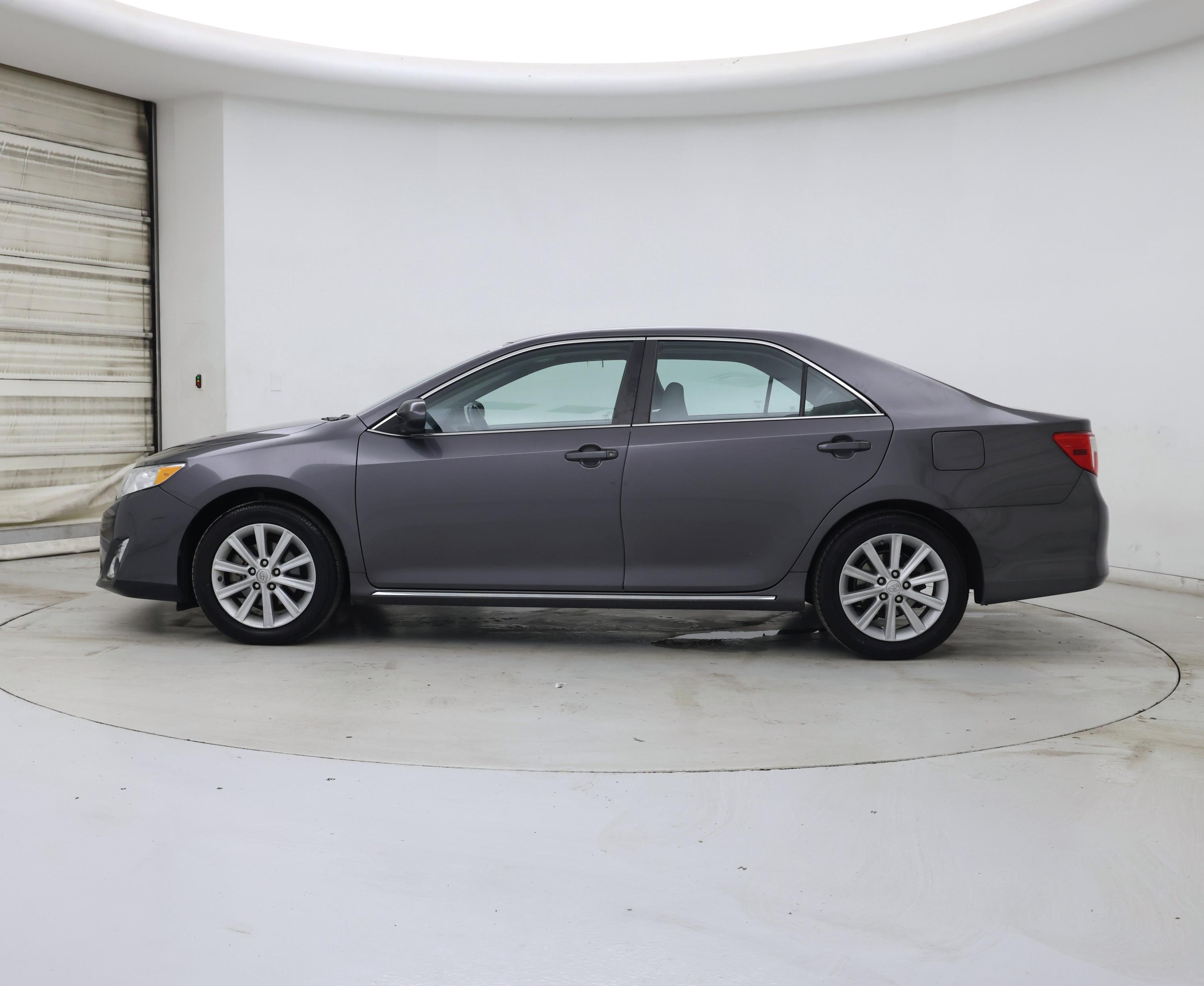 Thumbnail: 2014 Toyota Camry - 3
