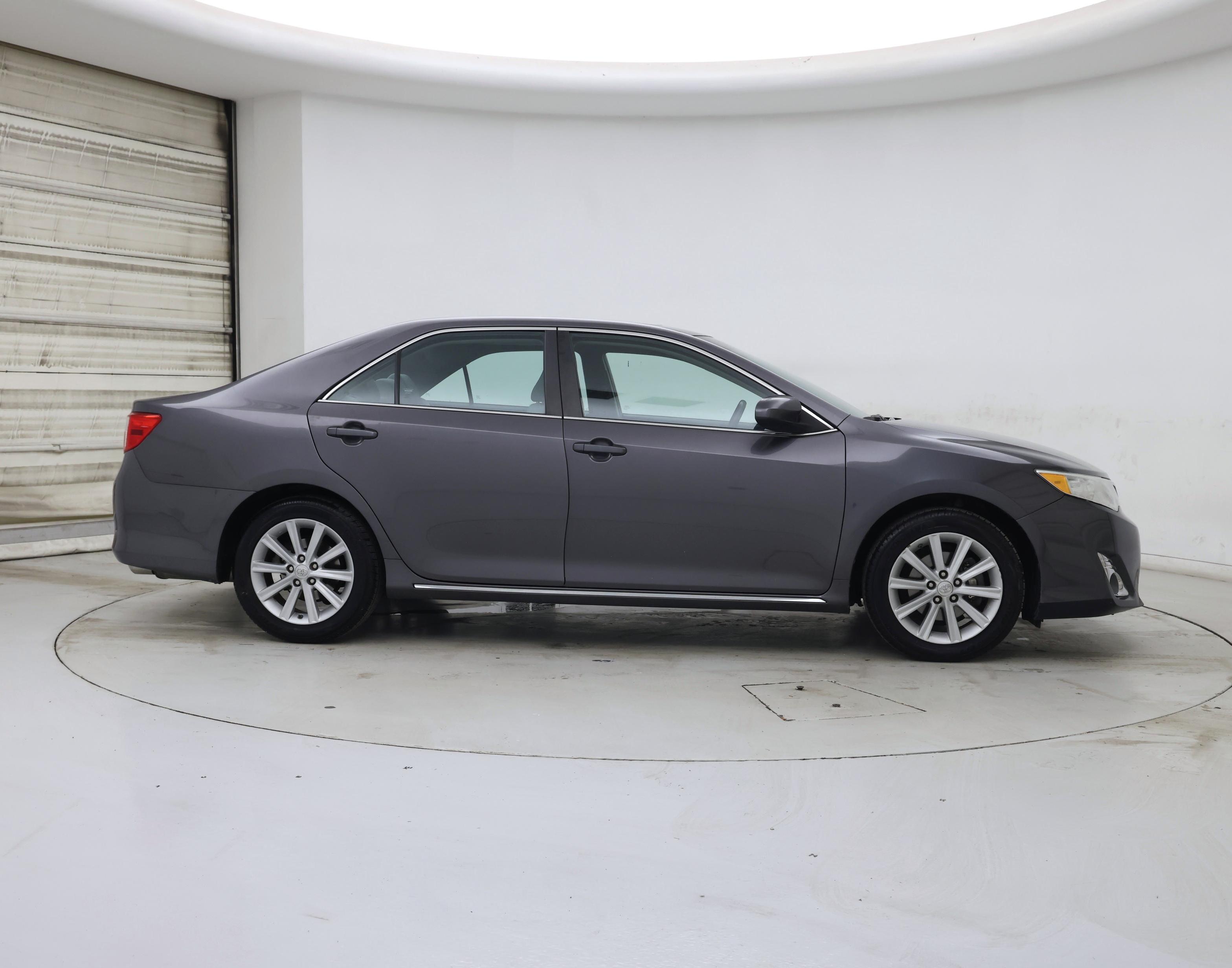 Thumbnail: 2014 Toyota Camry - 7