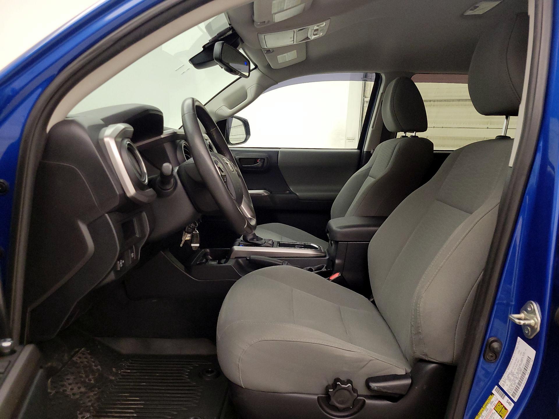 Thumbnail: 2018 Toyota Tacoma - 11