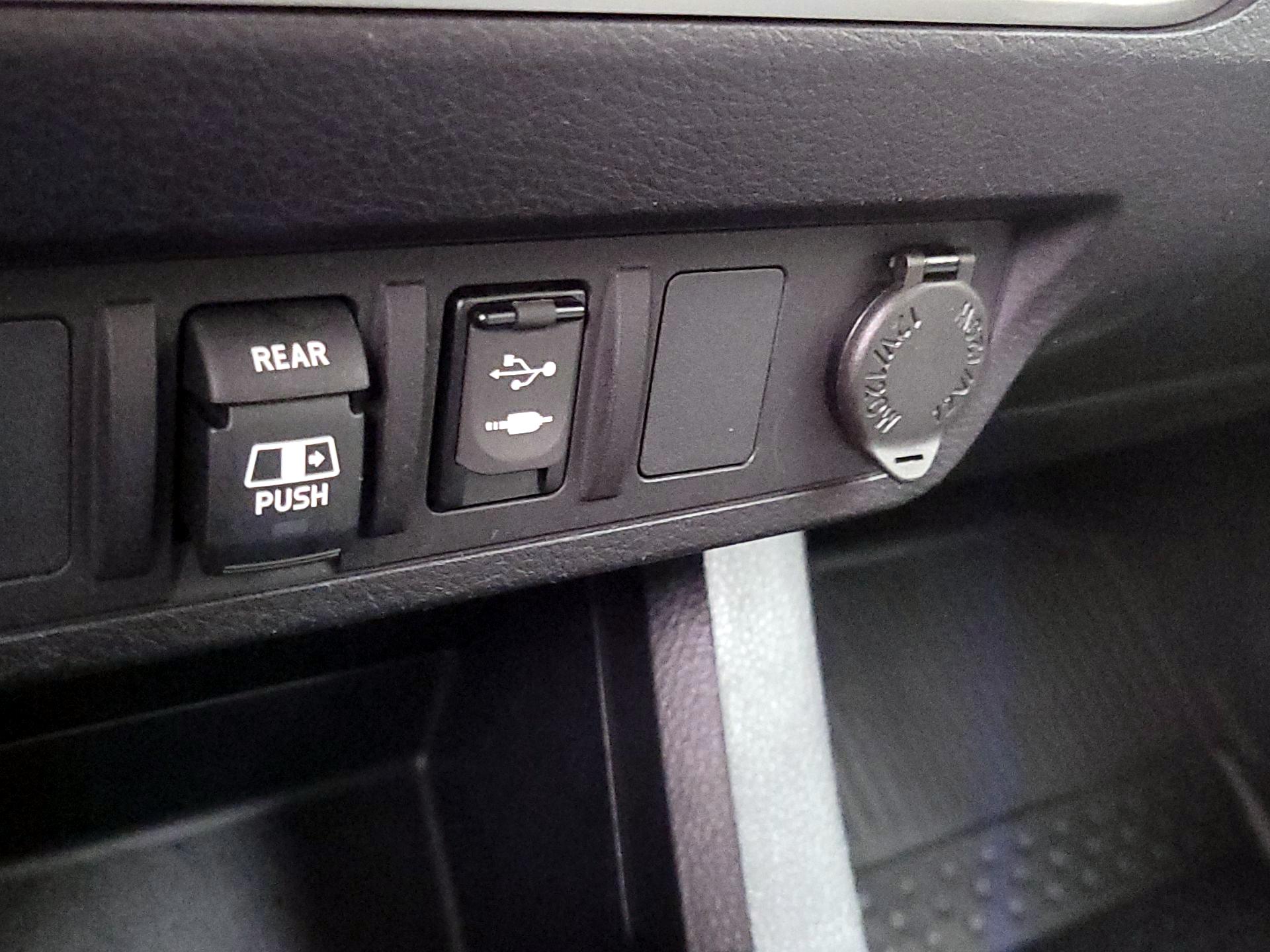 Thumbnail: 2018 Toyota Tacoma - 18