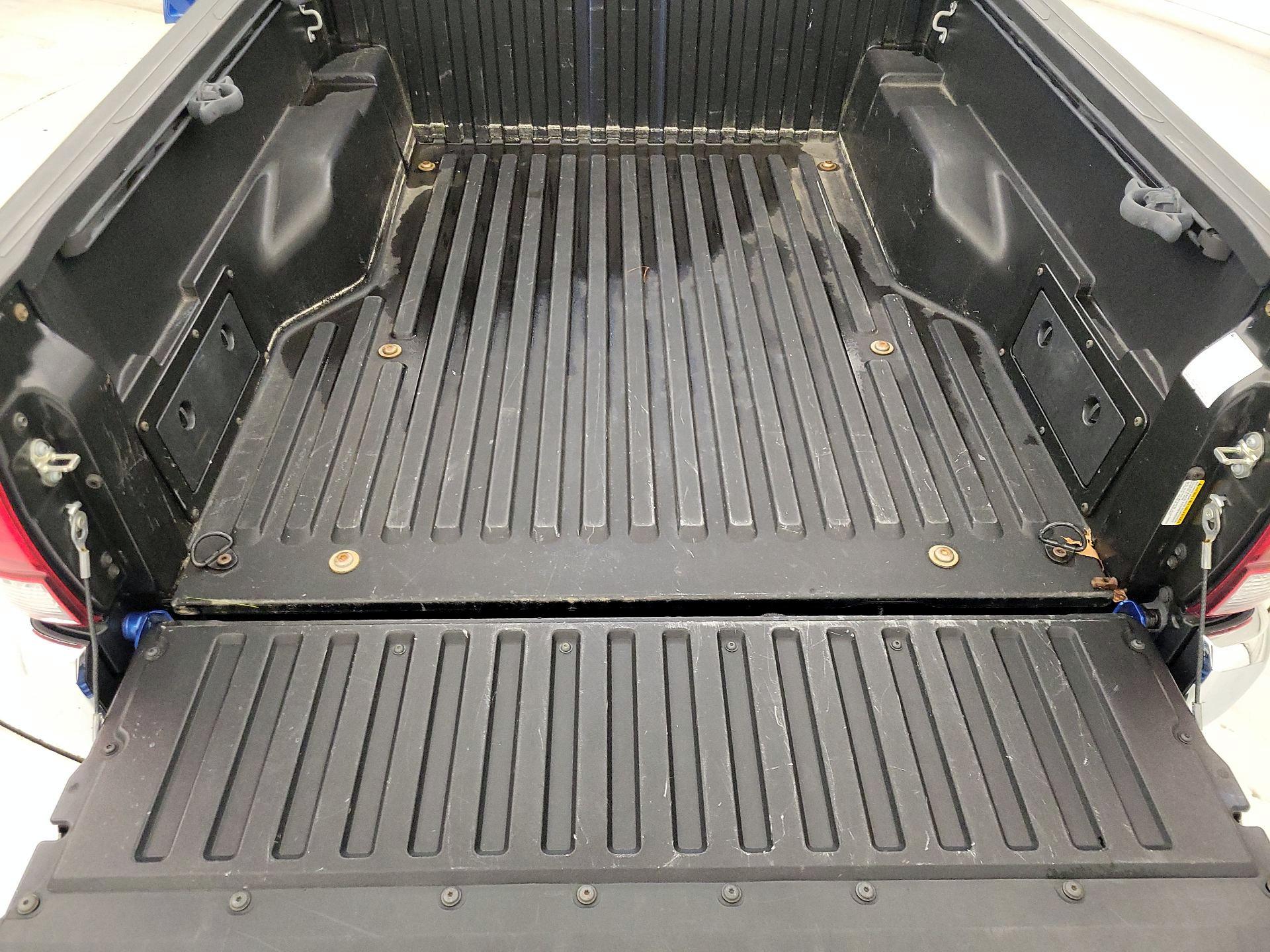 Thumbnail: 2018 Toyota Tacoma - 20