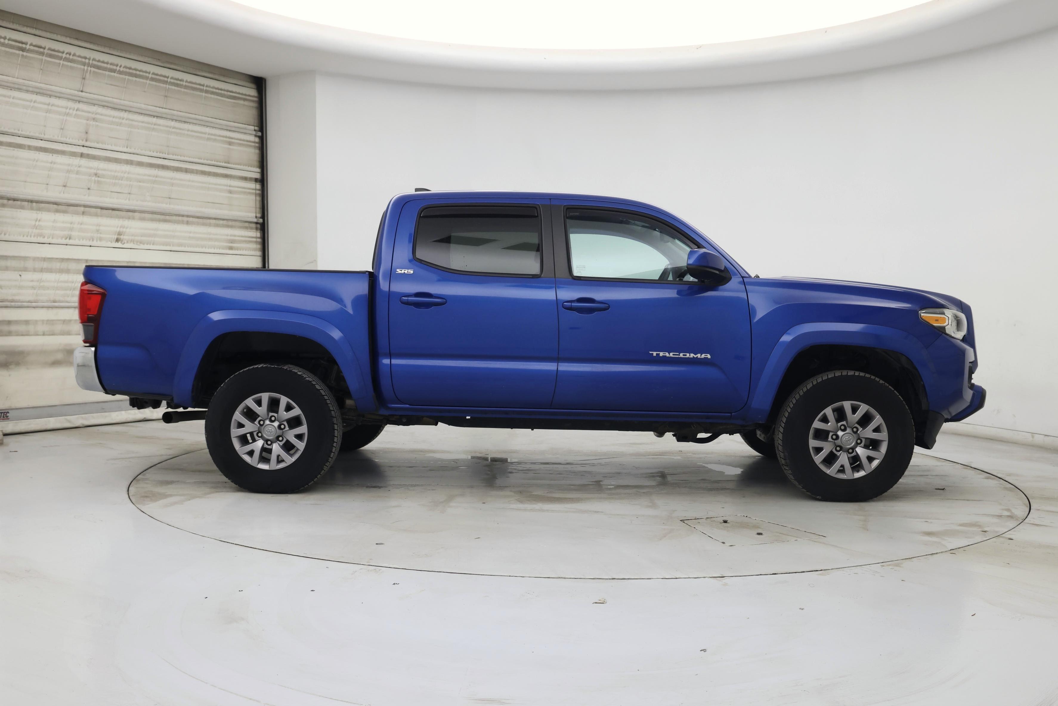 Thumbnail: 2018 Toyota Tacoma - 7