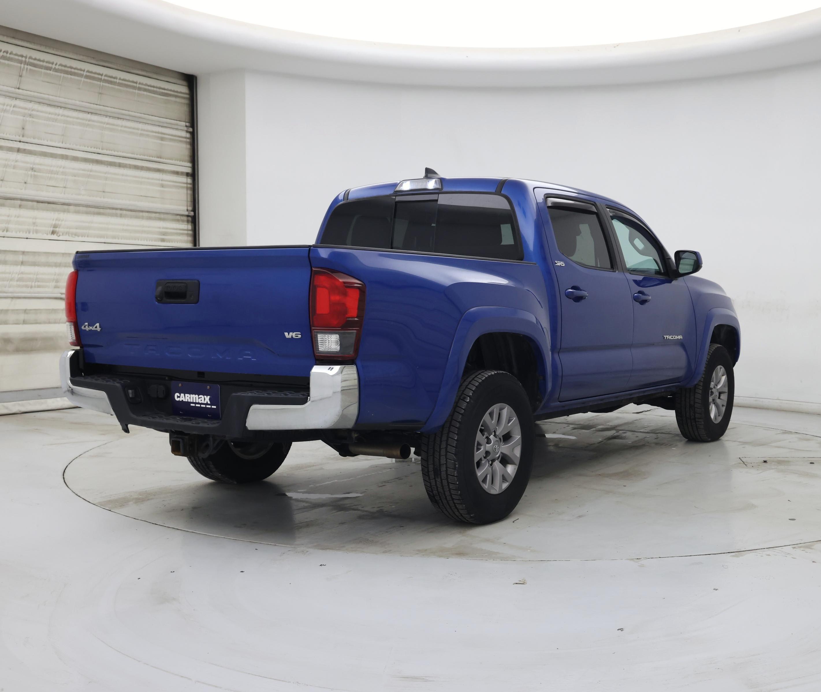 Thumbnail: 2018 Toyota Tacoma - 8