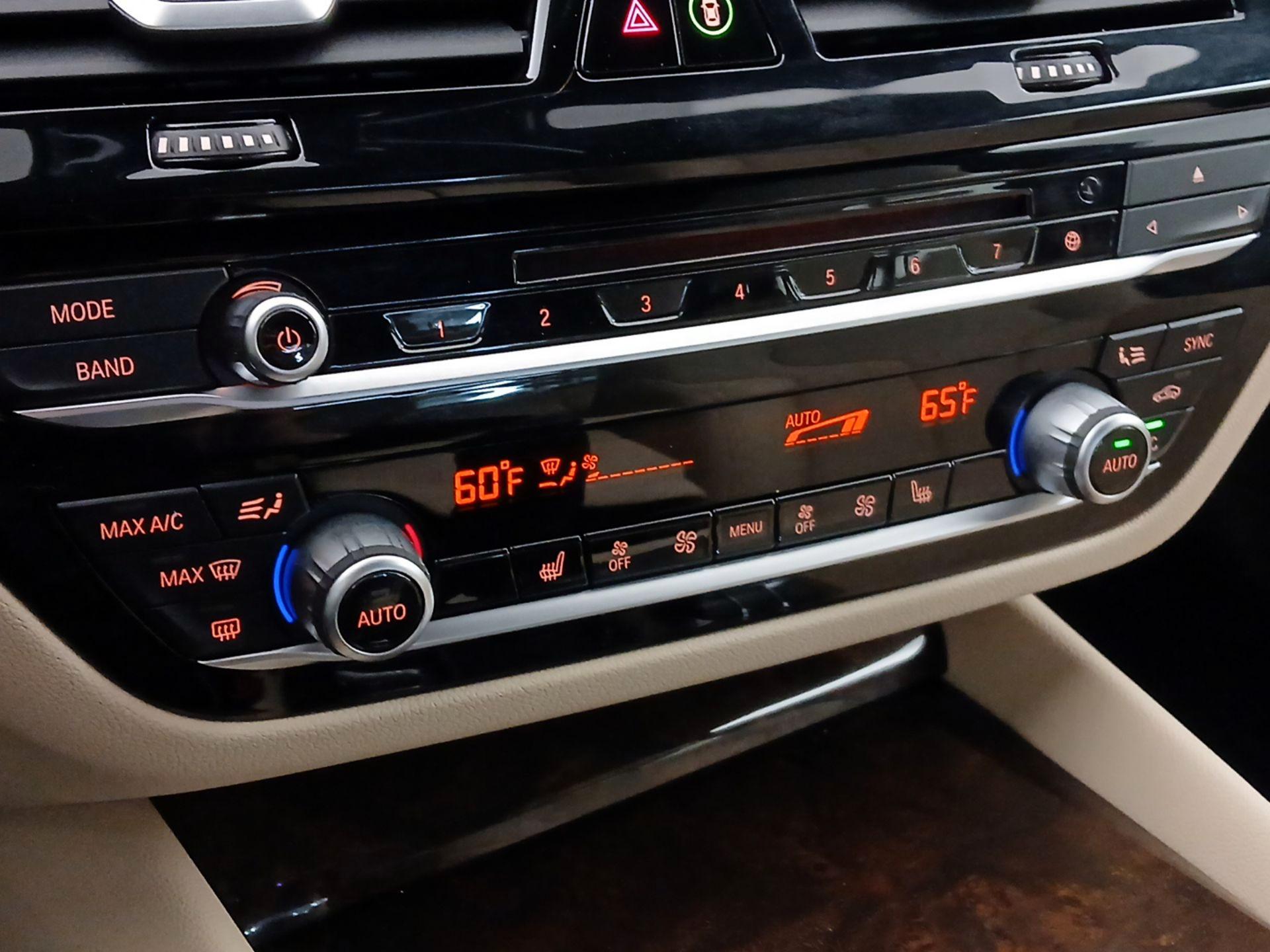 Thumbnail: 2019 BMW 5 Series - 16