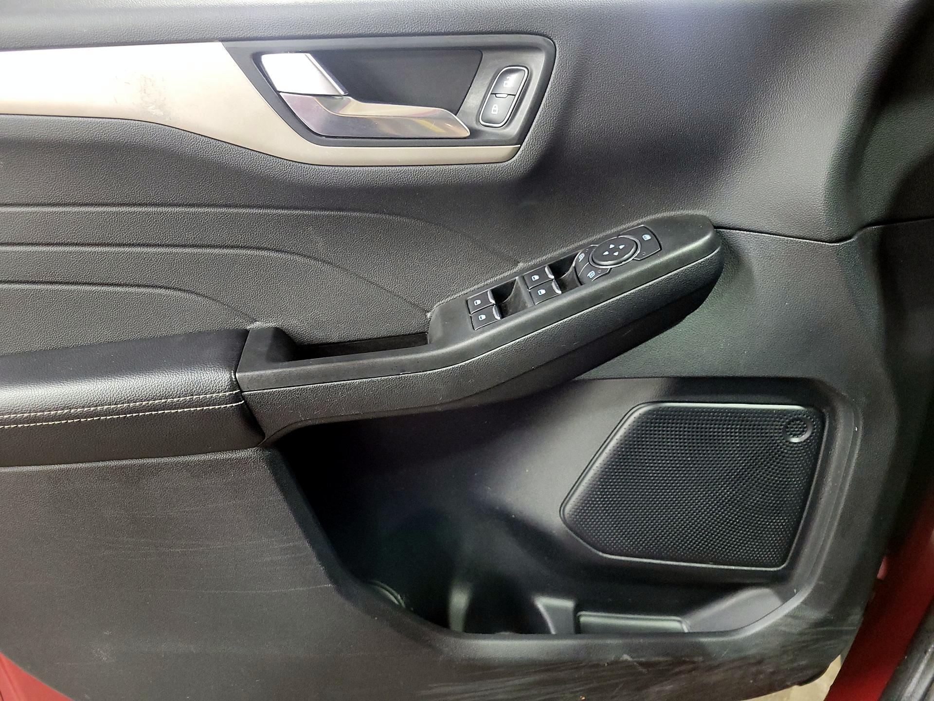 Thumbnail: 2022 Ford Escape - 12