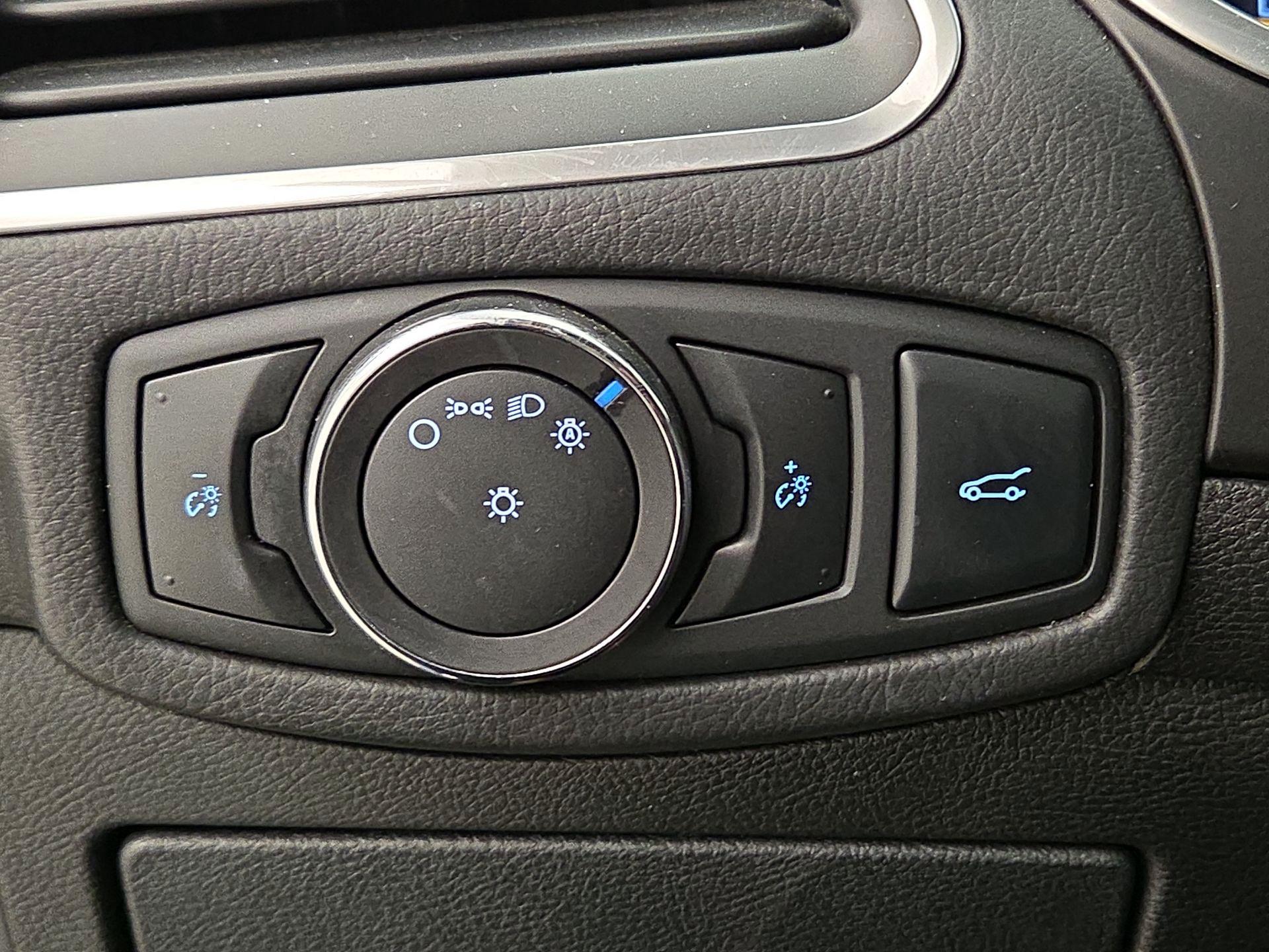 Thumbnail: 2016 Ford Edge - 13