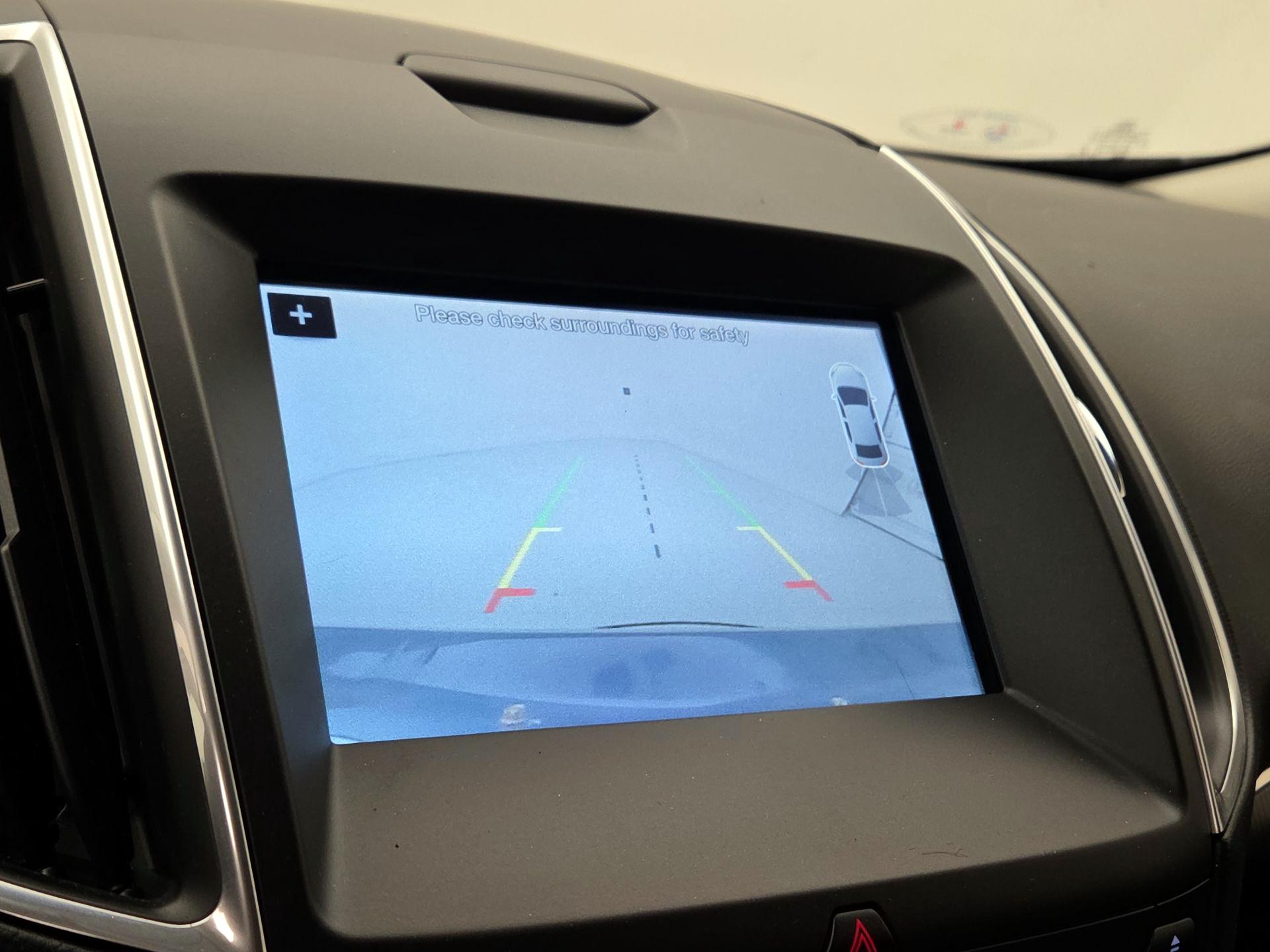 Thumbnail: 2016 Ford Edge - 14