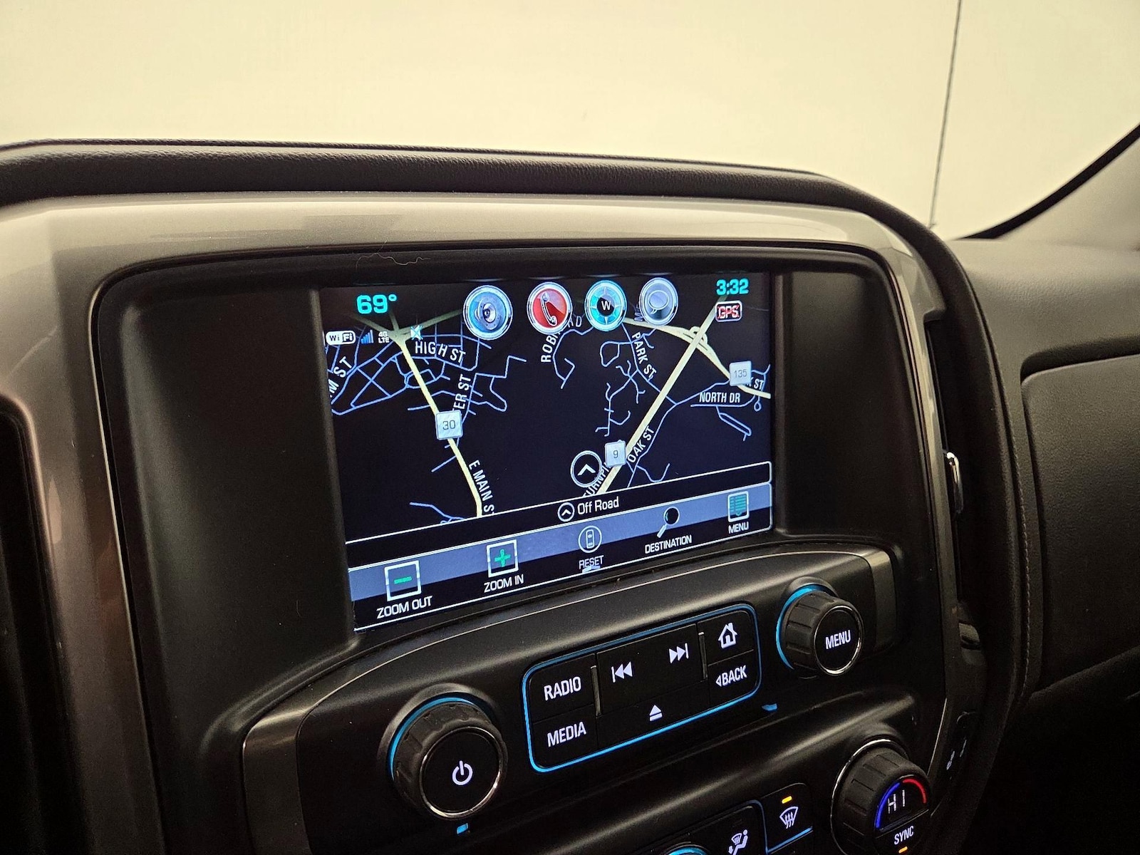 2018 Chevrolet Silverado 1500 LTZ - Photo 15