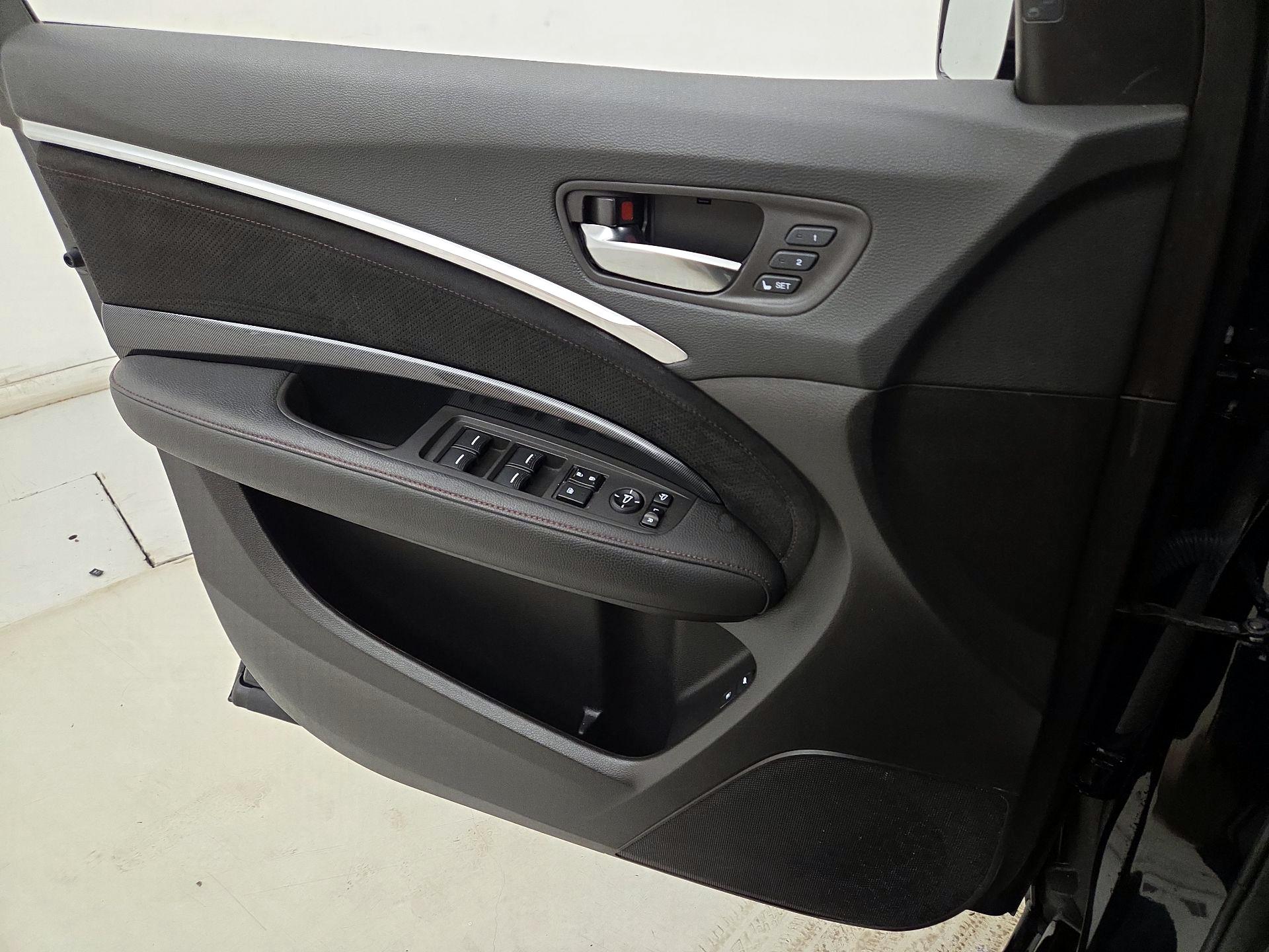 Thumbnail: 2019 Acura MDX - 12