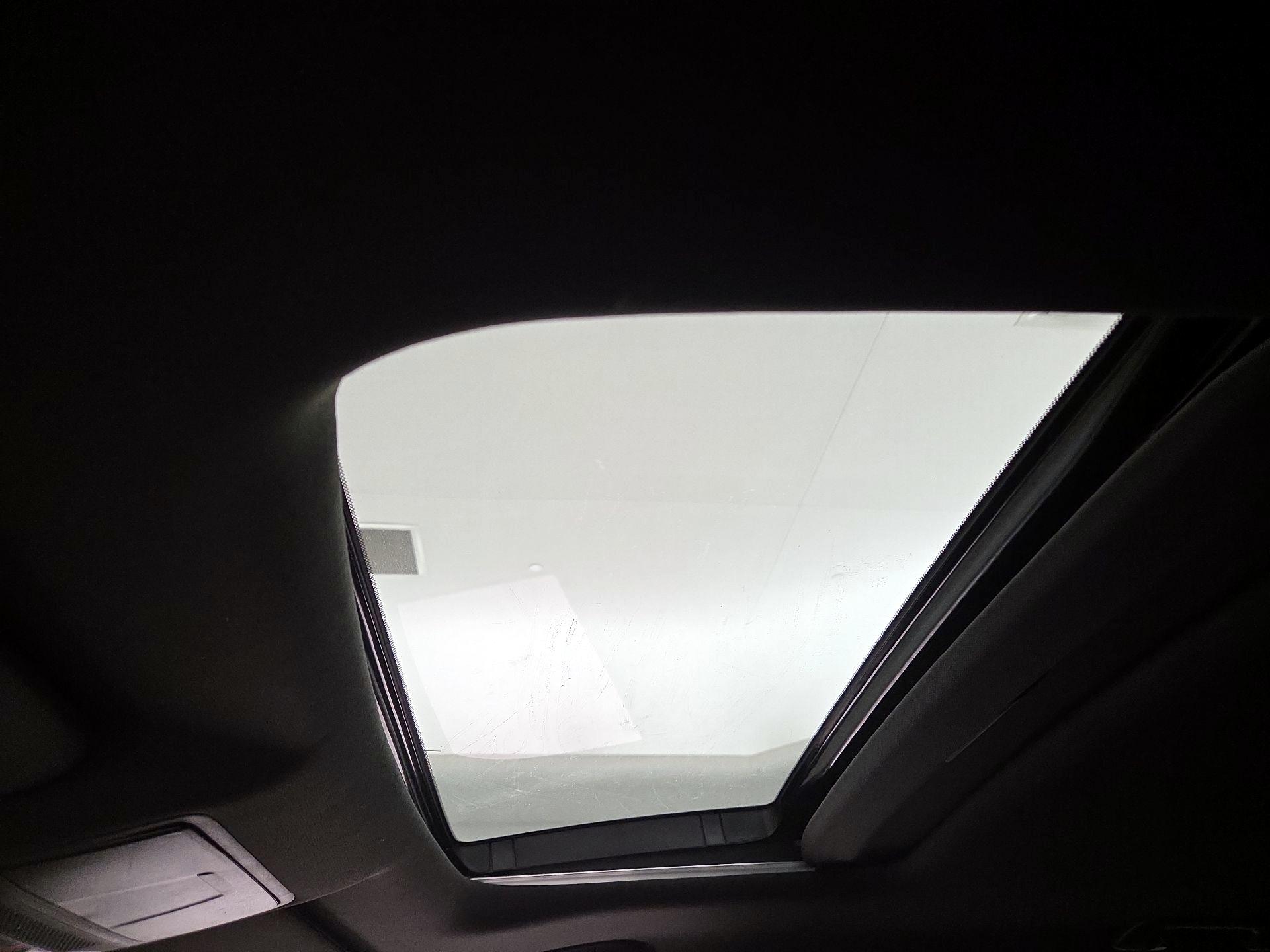 Thumbnail: 2019 Acura MDX - 19