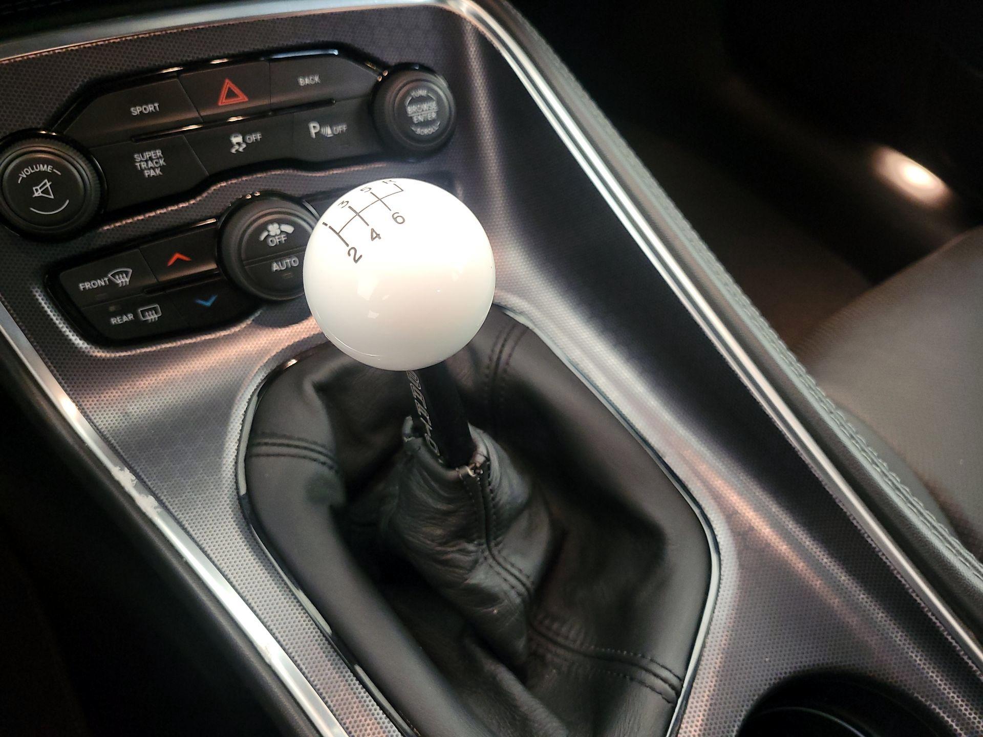 Thumbnail: 2015 Dodge Challenger - 17