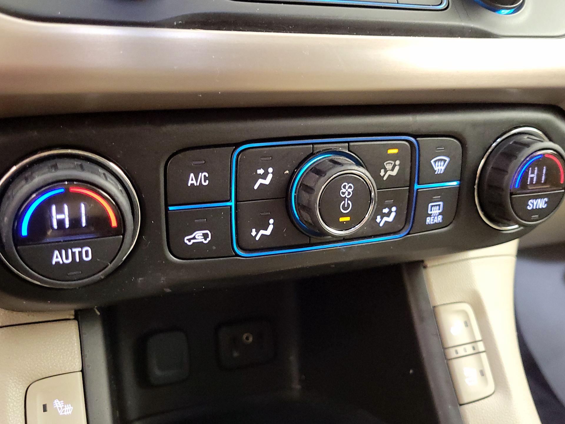 Thumbnail: 2019 GMC Acadia - 17