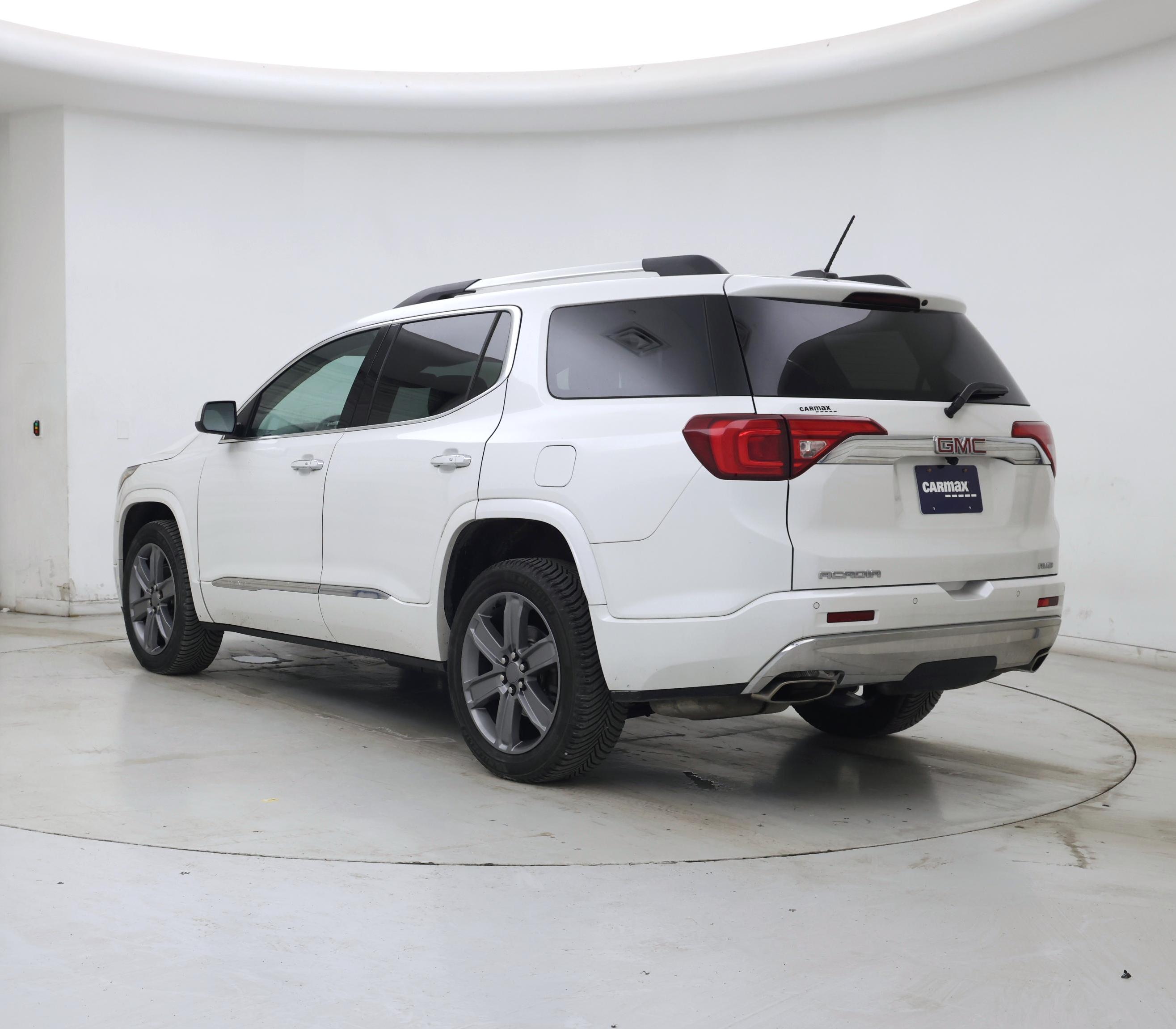 Thumbnail: 2019 GMC Acadia - 2