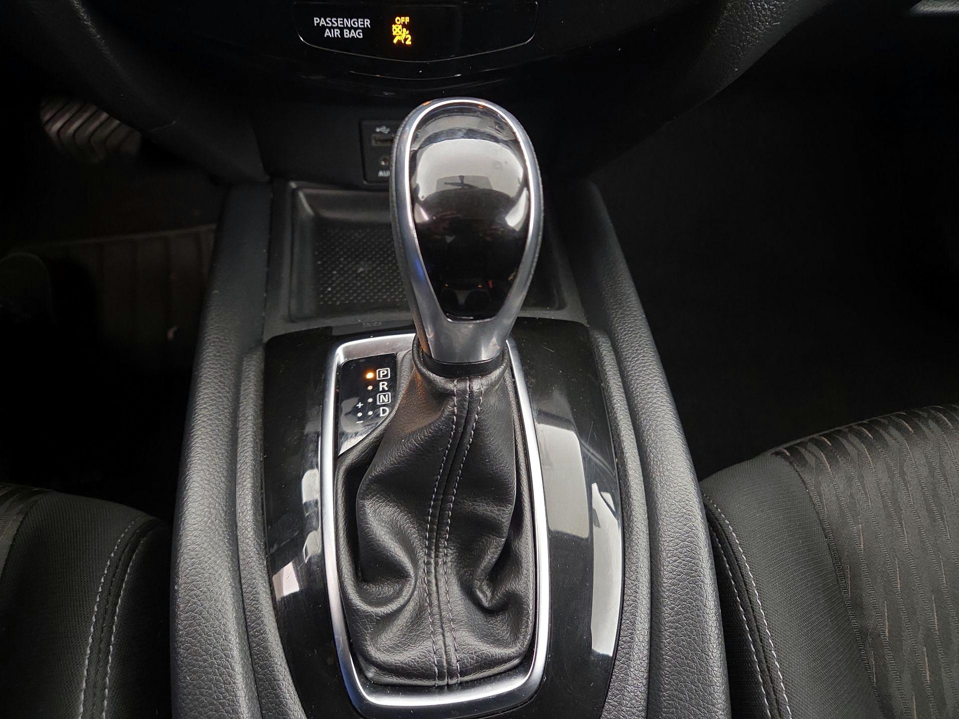 Thumbnail: 2017 Nissan Rogue - 17