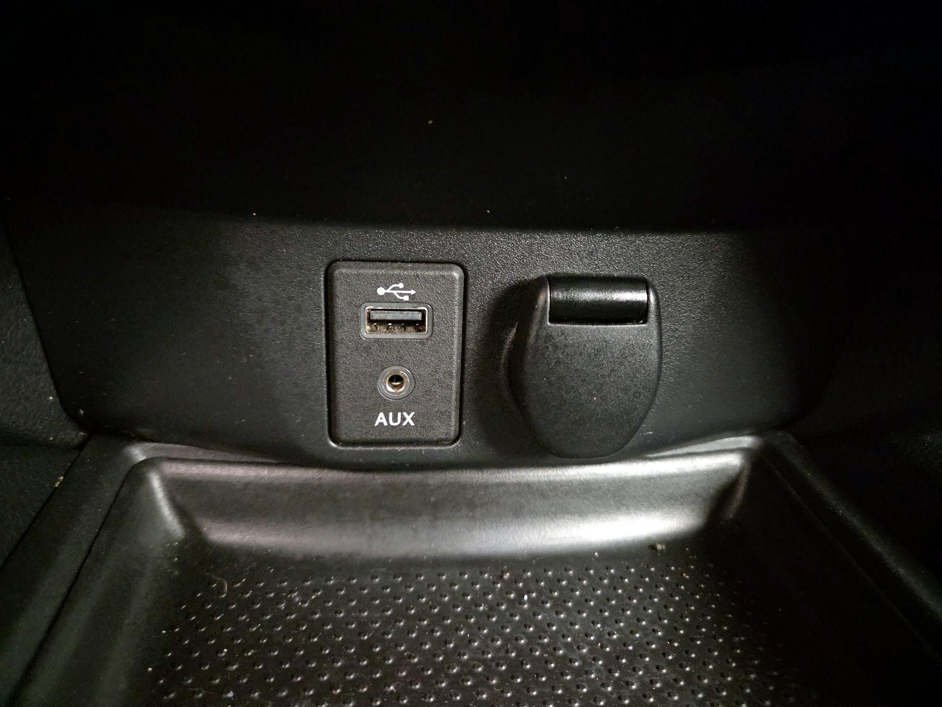 Thumbnail: 2017 Nissan Rogue - 18