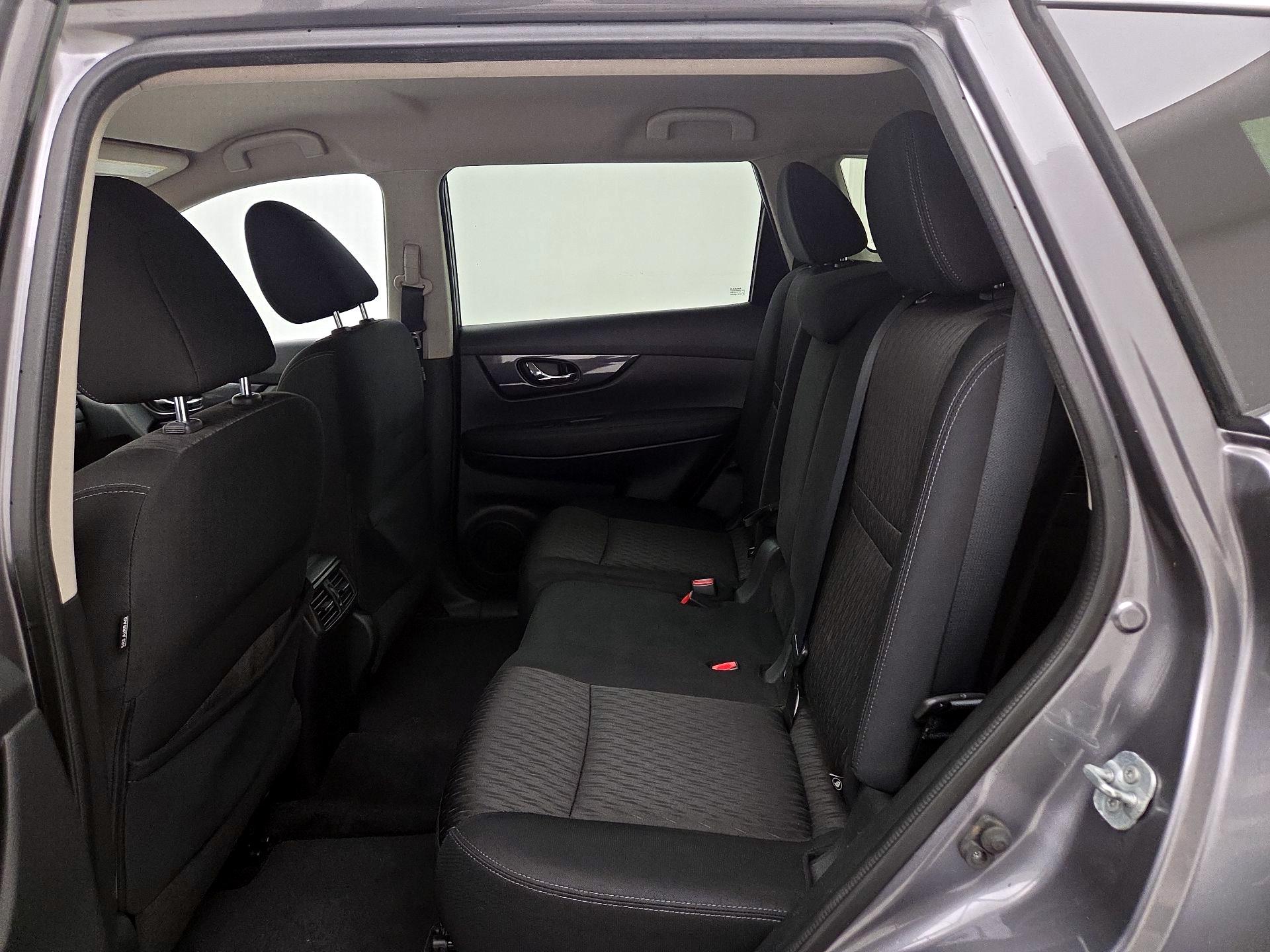 Thumbnail: 2017 Nissan Rogue - 19