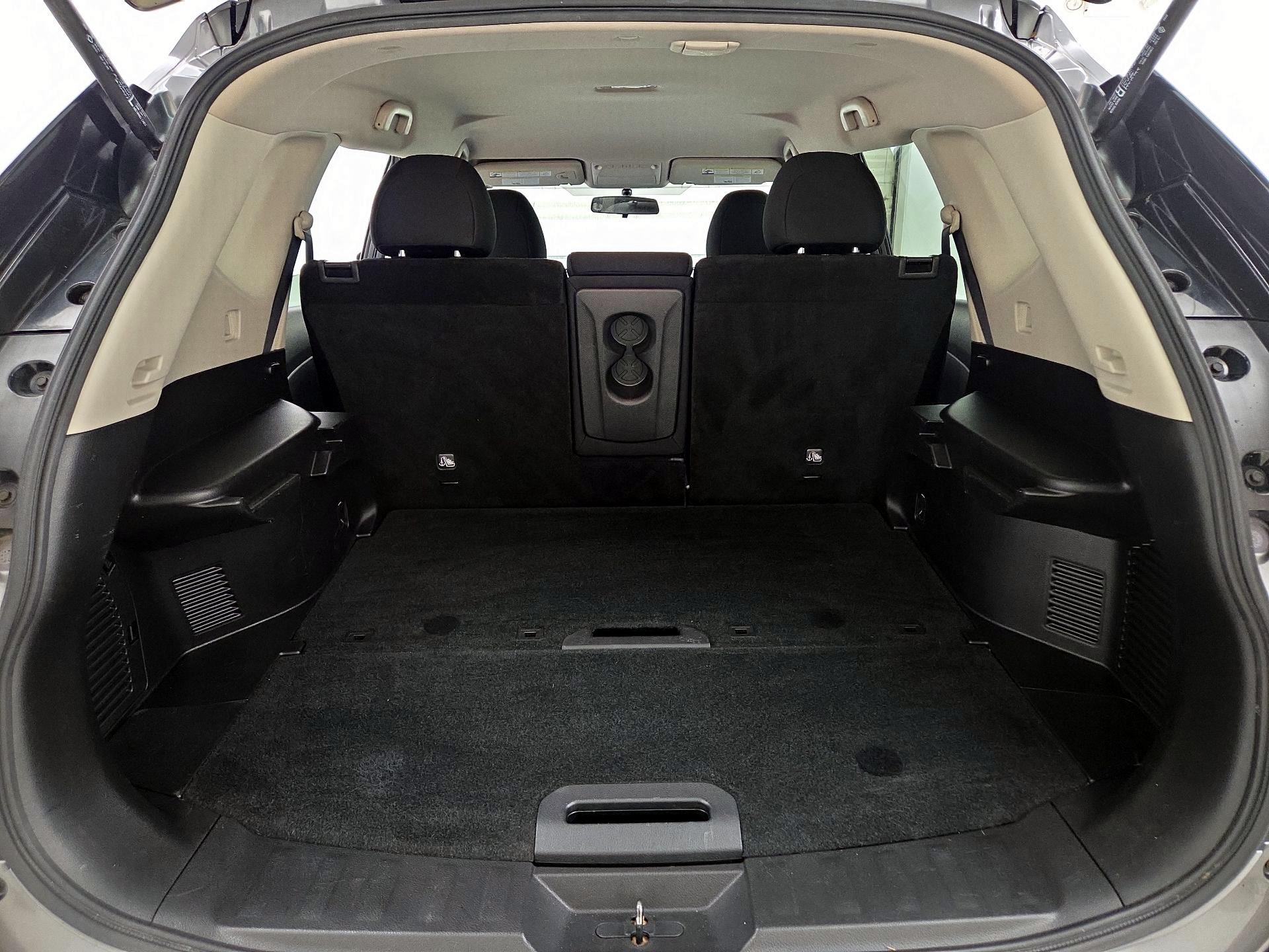 Thumbnail: 2017 Nissan Rogue - 20