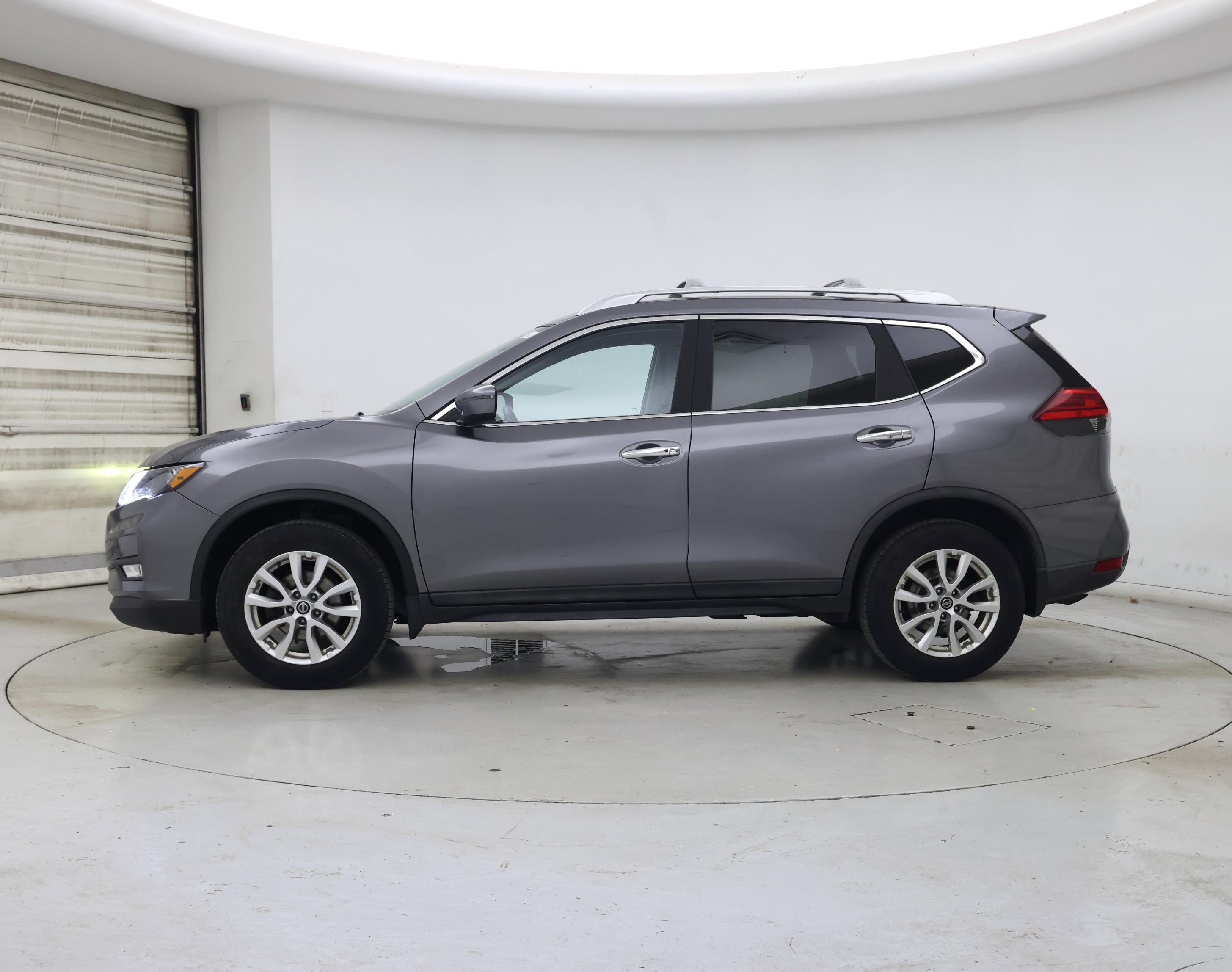 Thumbnail: 2017 Nissan Rogue - 3