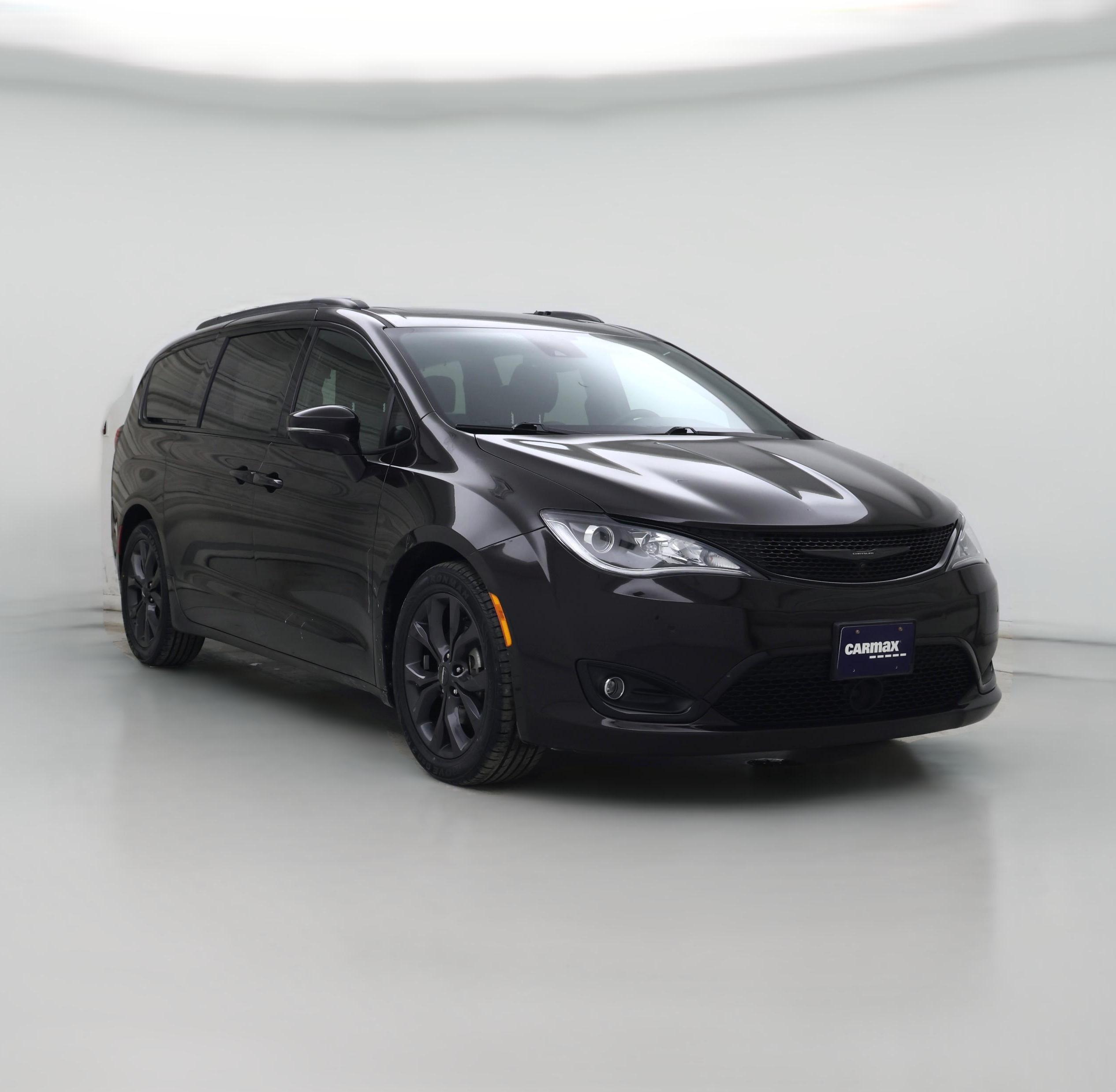 Thumbnail: 2018 Chrysler Pacifica - 1