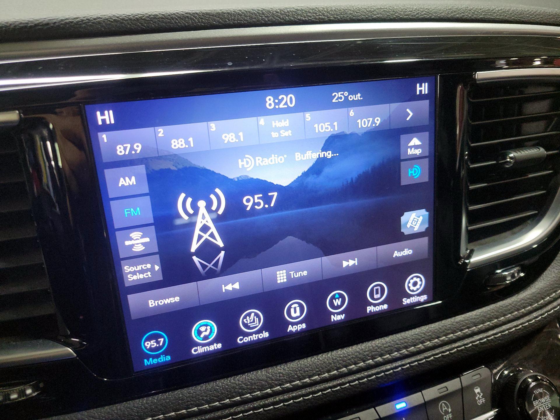 Thumbnail: 2018 Chrysler Pacifica - 16