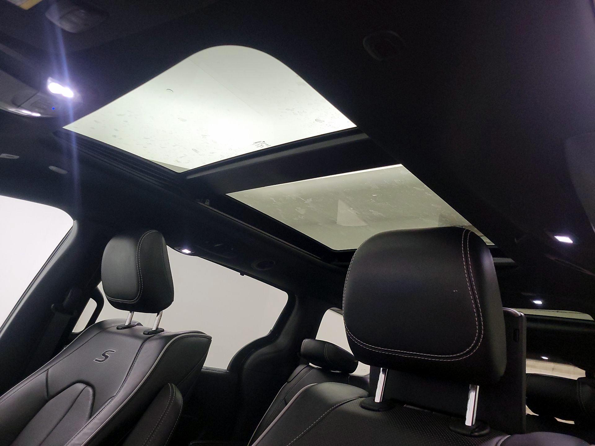 Thumbnail: 2018 Chrysler Pacifica - 20