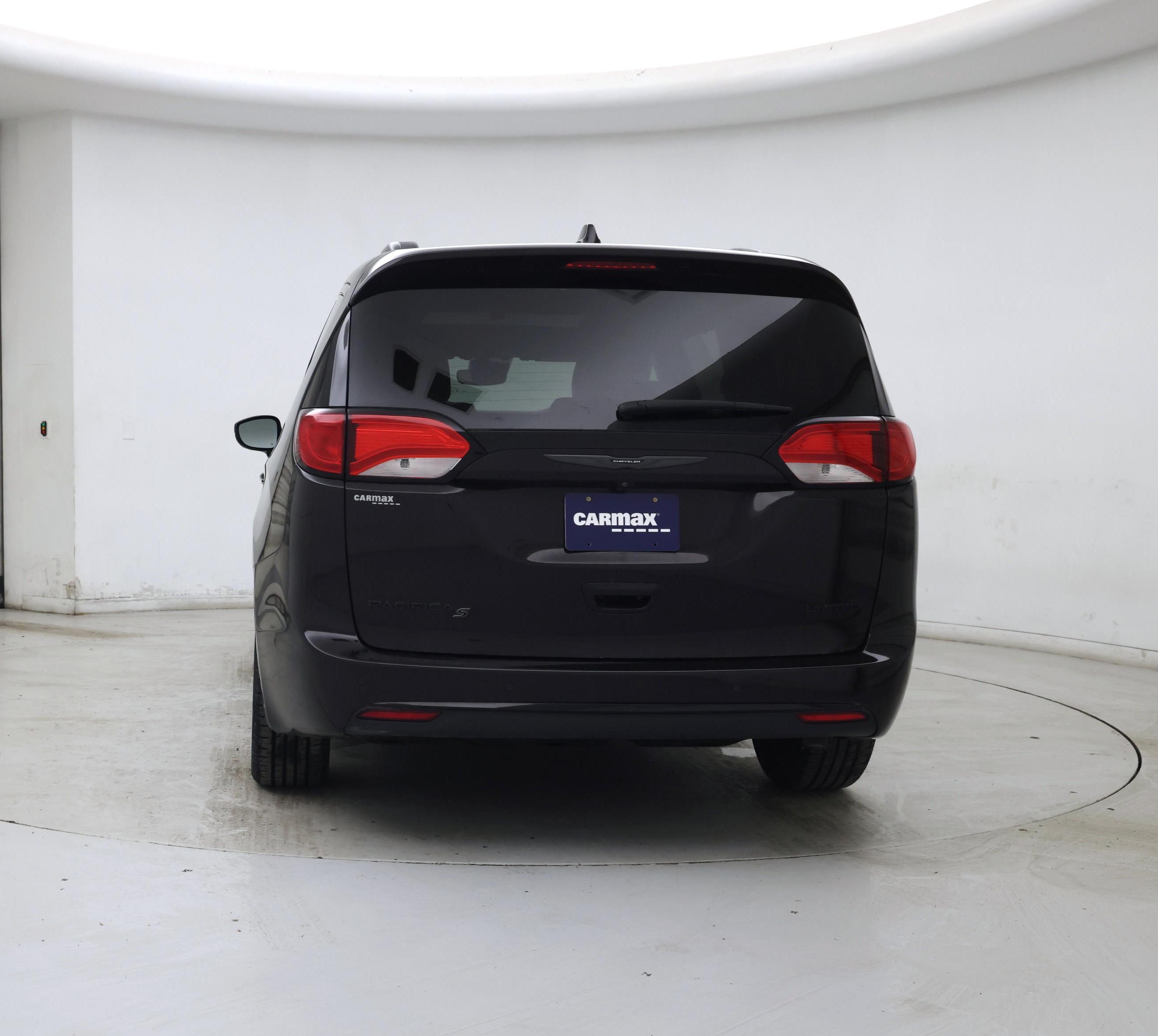 Thumbnail: 2018 Chrysler Pacifica - 6