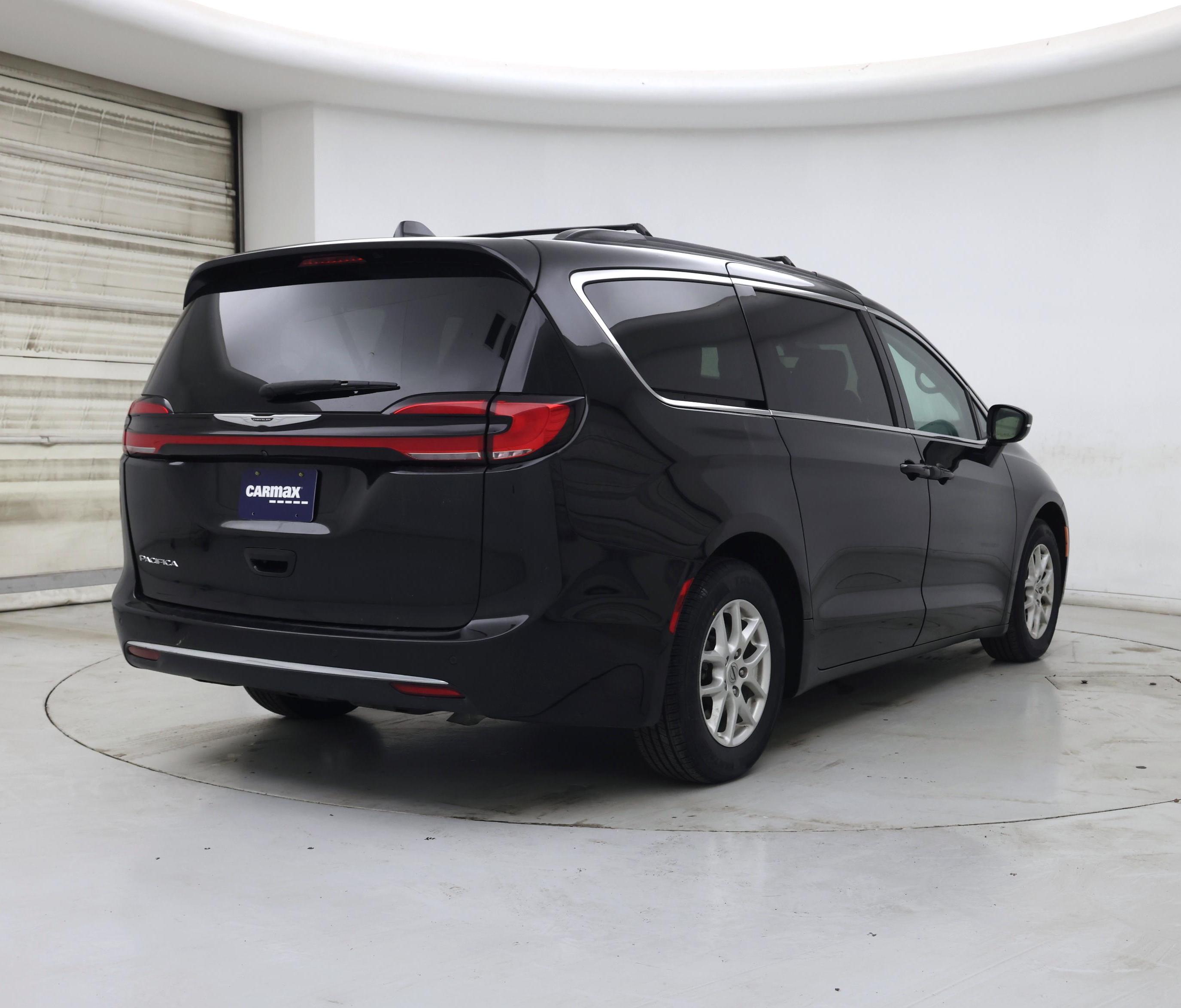 Thumbnail: 2022 Chrysler Pacifica - 8
